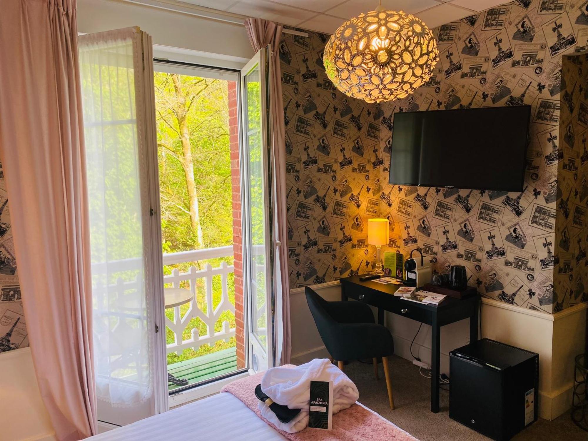 Standard Double or Twin Room Balcony