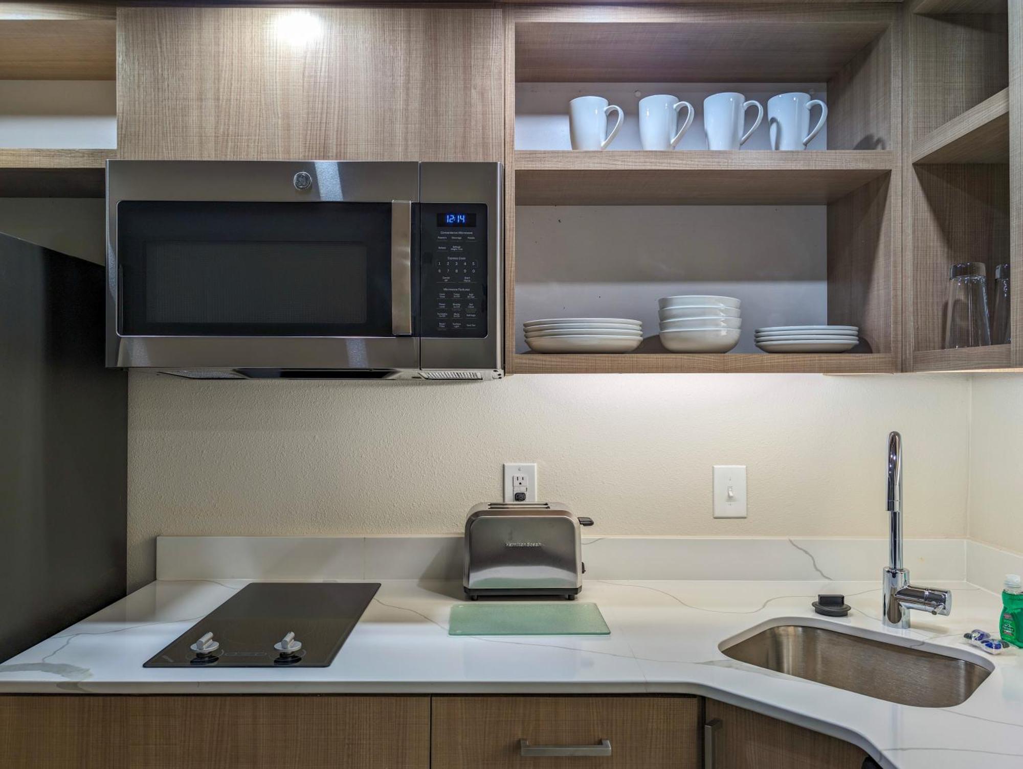 King Studio Suite Kitchen