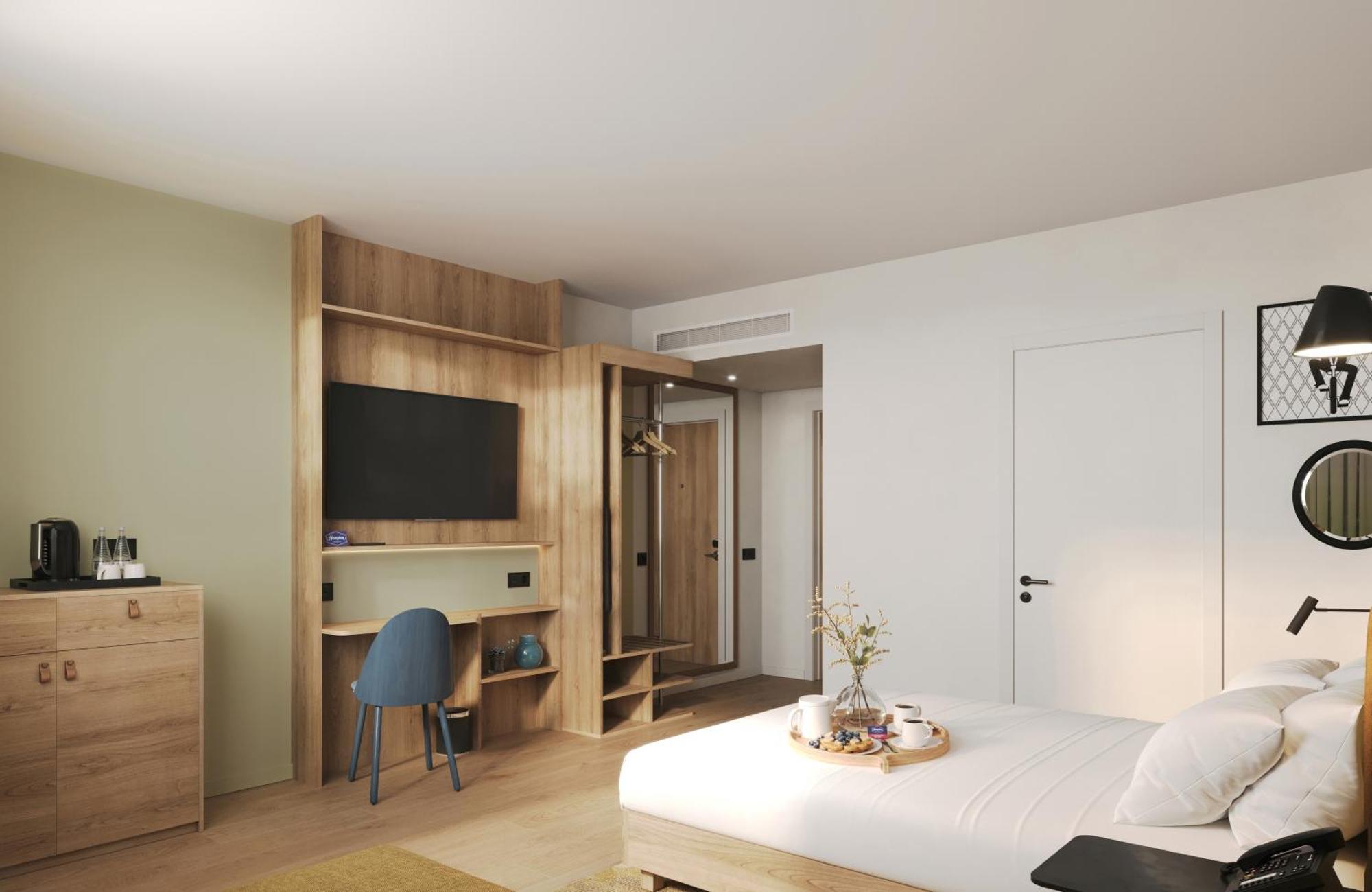 Queen Room with Sofa Bed