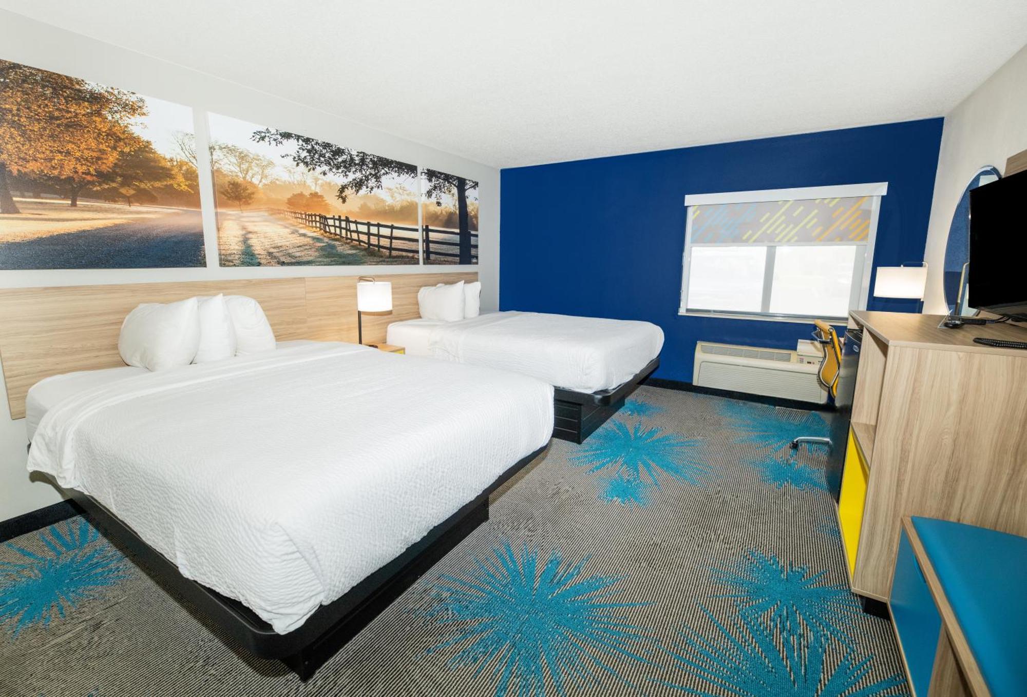 Queen Room Two Queen Beds Non-Smoking