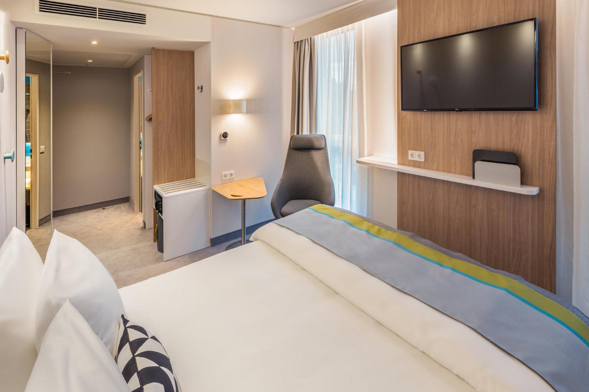 Standard Room,1639613477:JPEG
