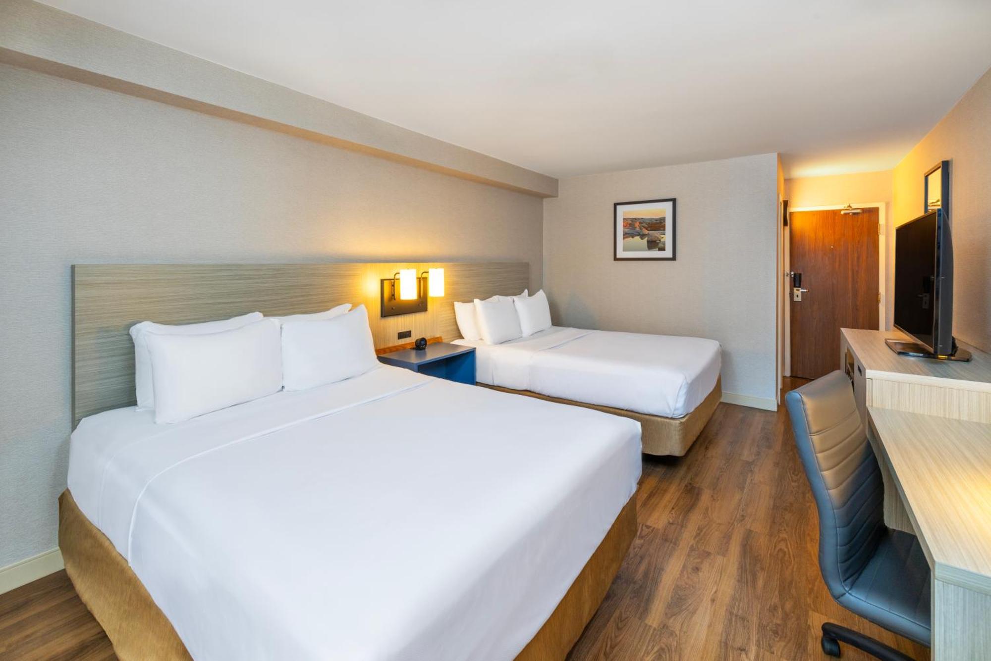 Standard Queen Room with Two Queen Beds - Non-Smoking