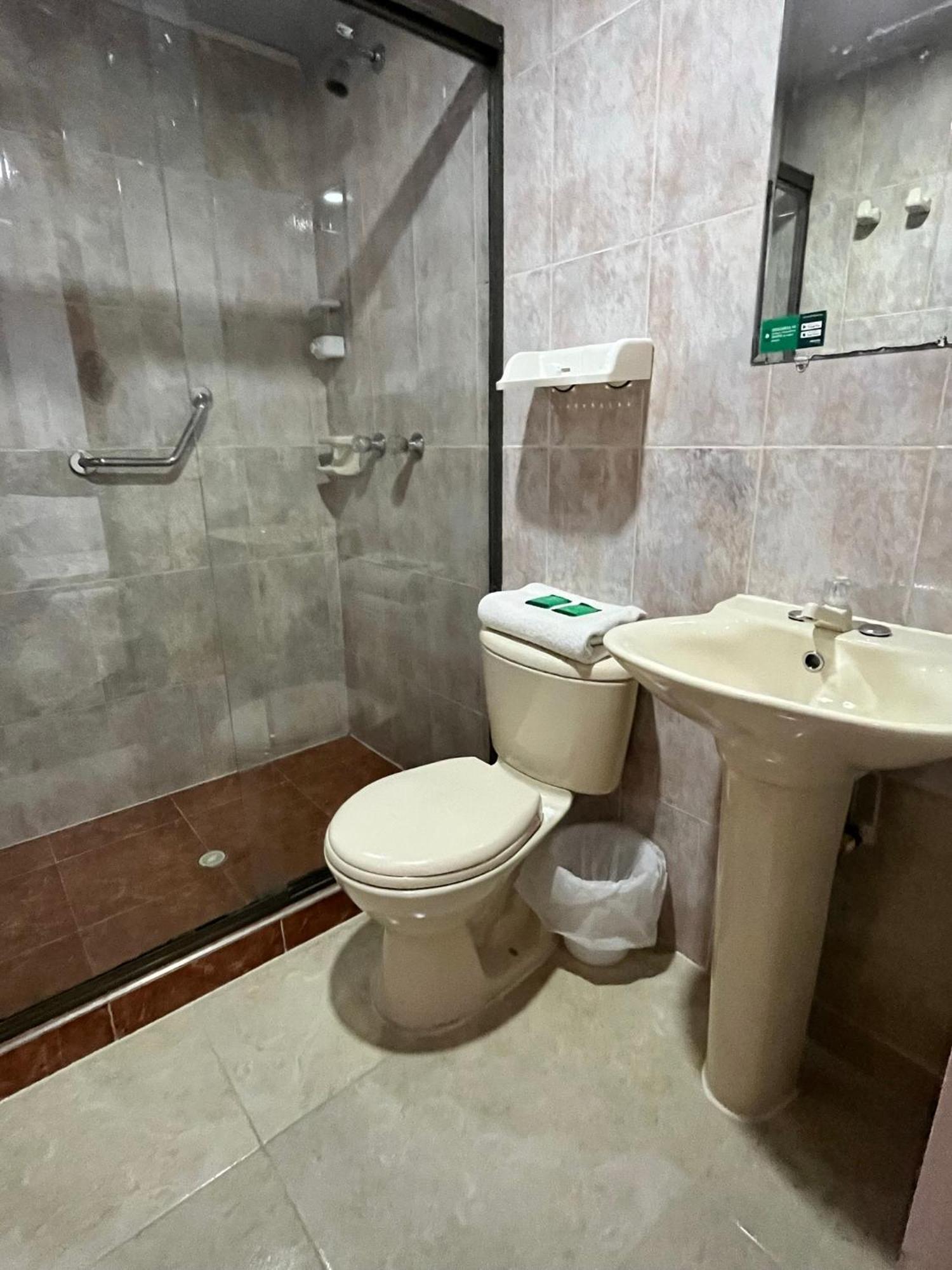 Habitación Doble con baño privado