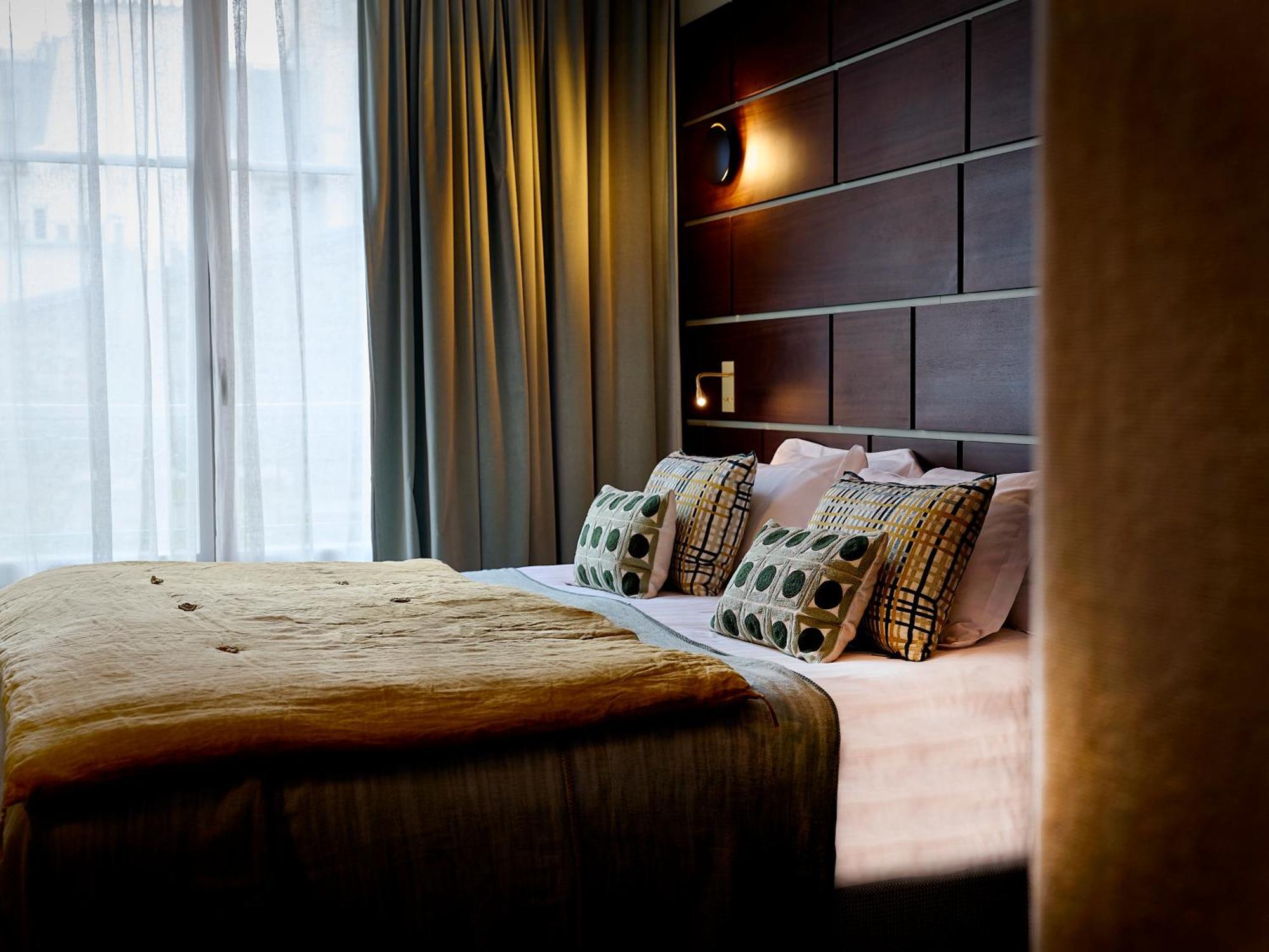 Deluxe Double or Twin Room City View