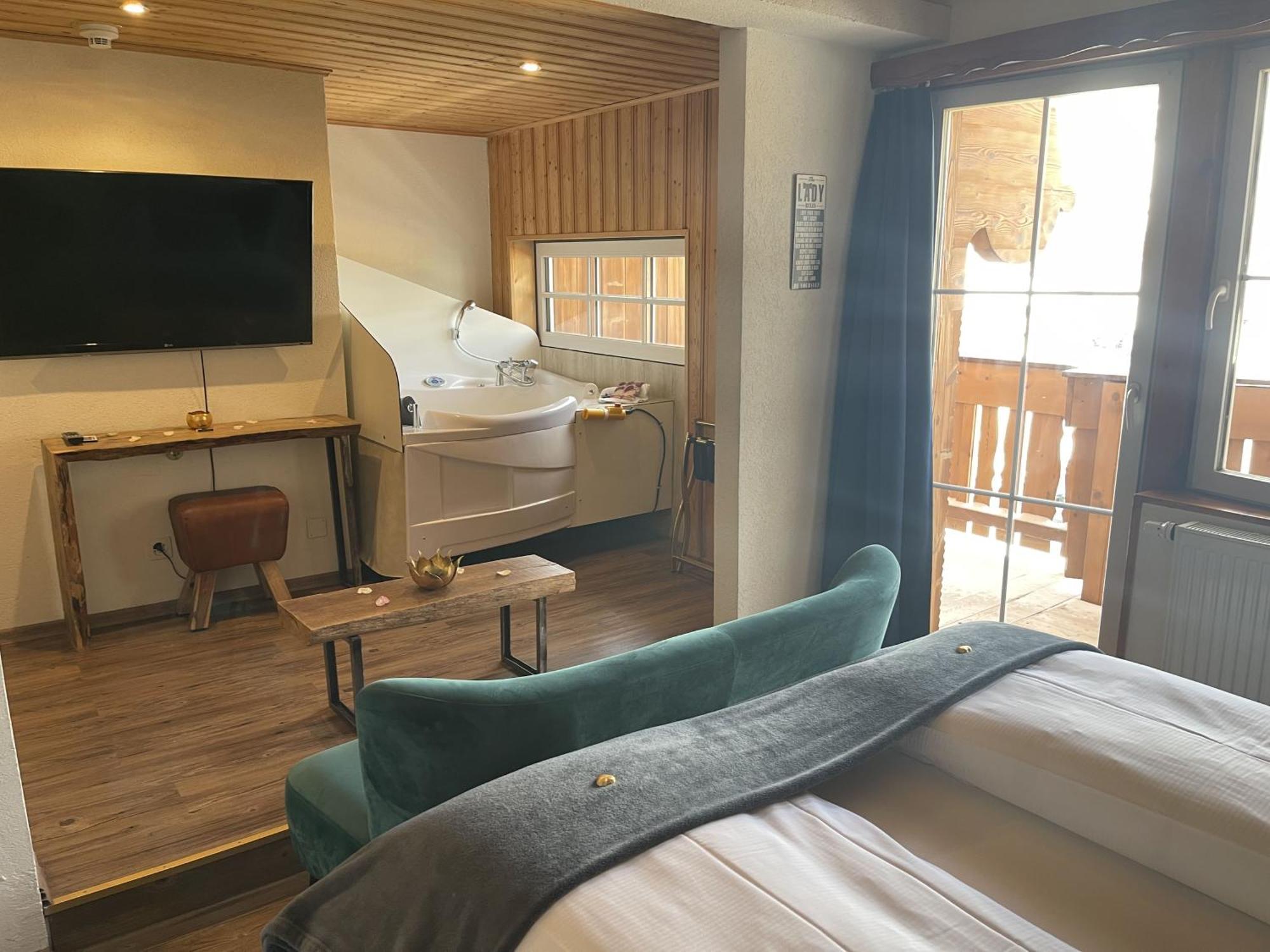 Chambre Lit Queen-Size avec Baignoire Spa