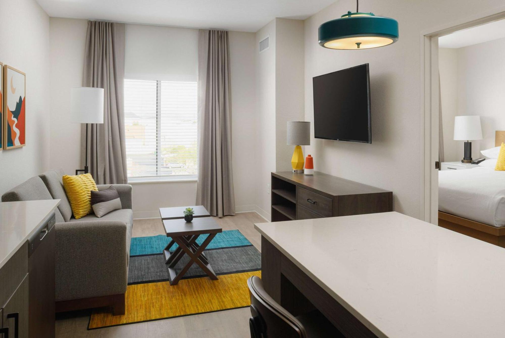 One Bedroom Suite Balcony - King Bed