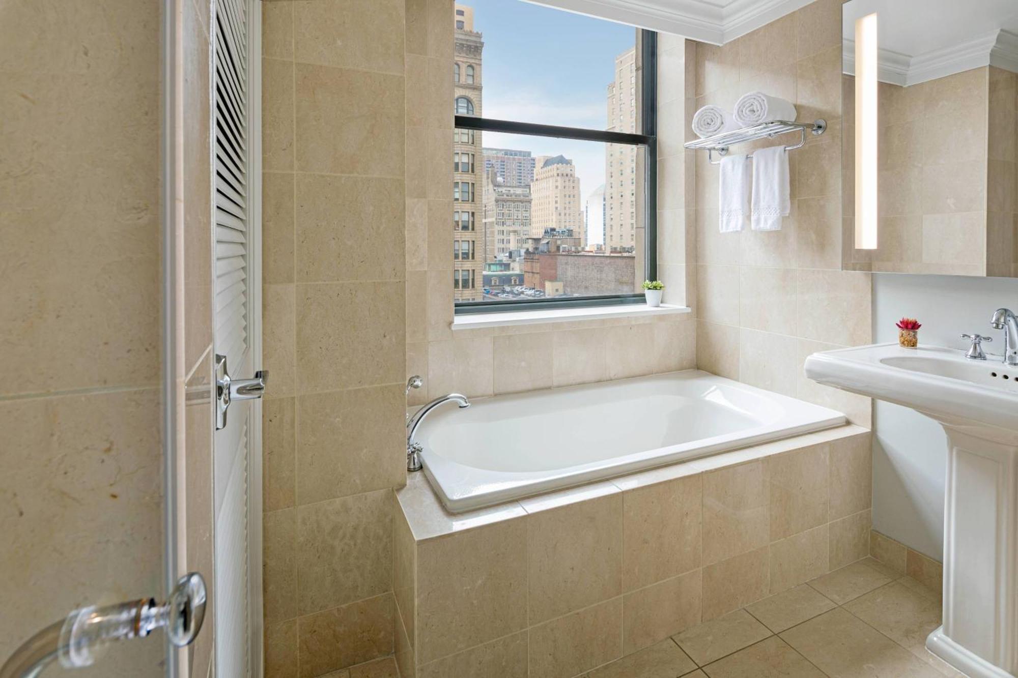 Suite 1 Chambre Lit King-Size - Étage Inférieur