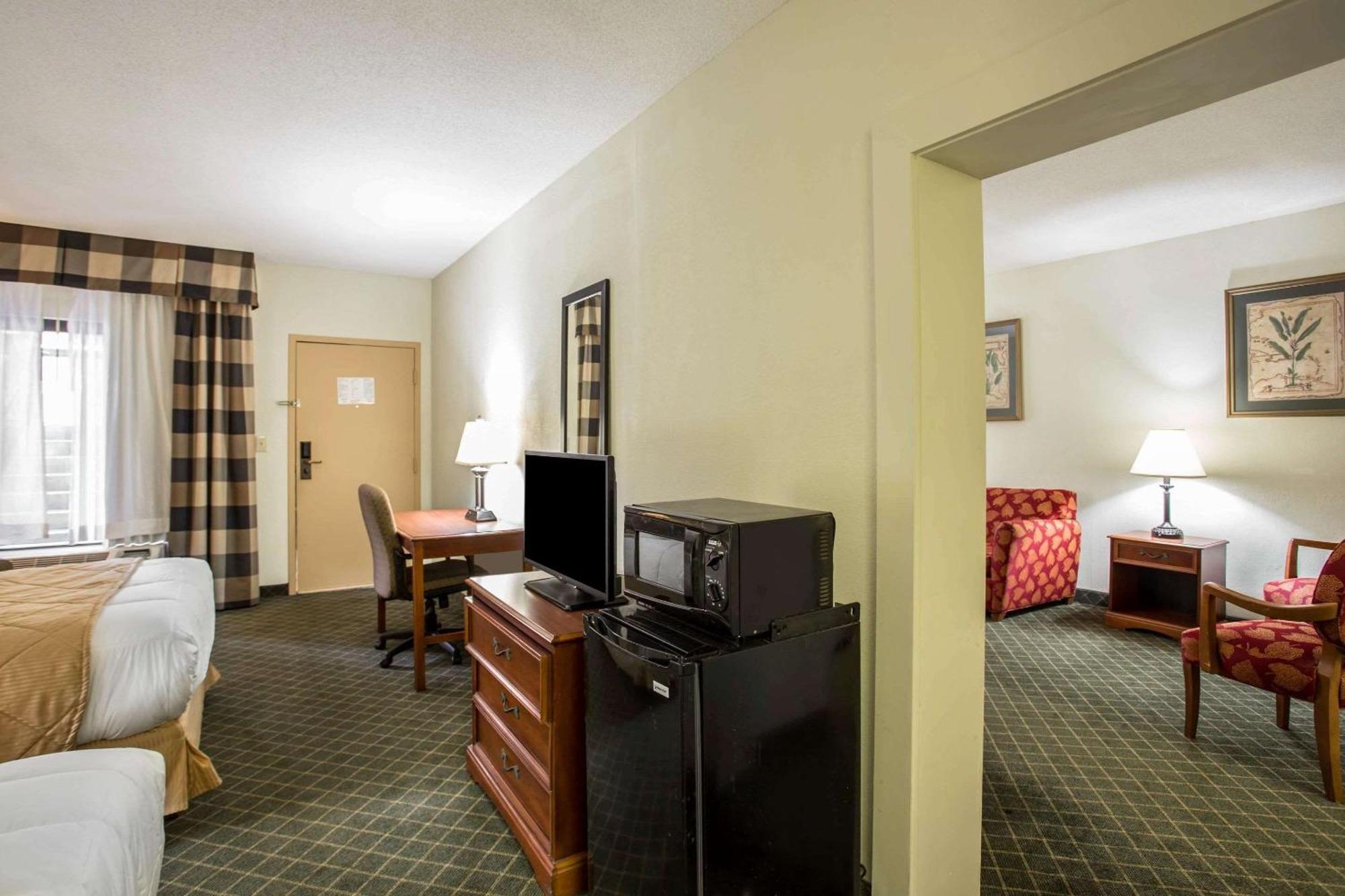 Suite with Two Double Beds - Non-Smoking