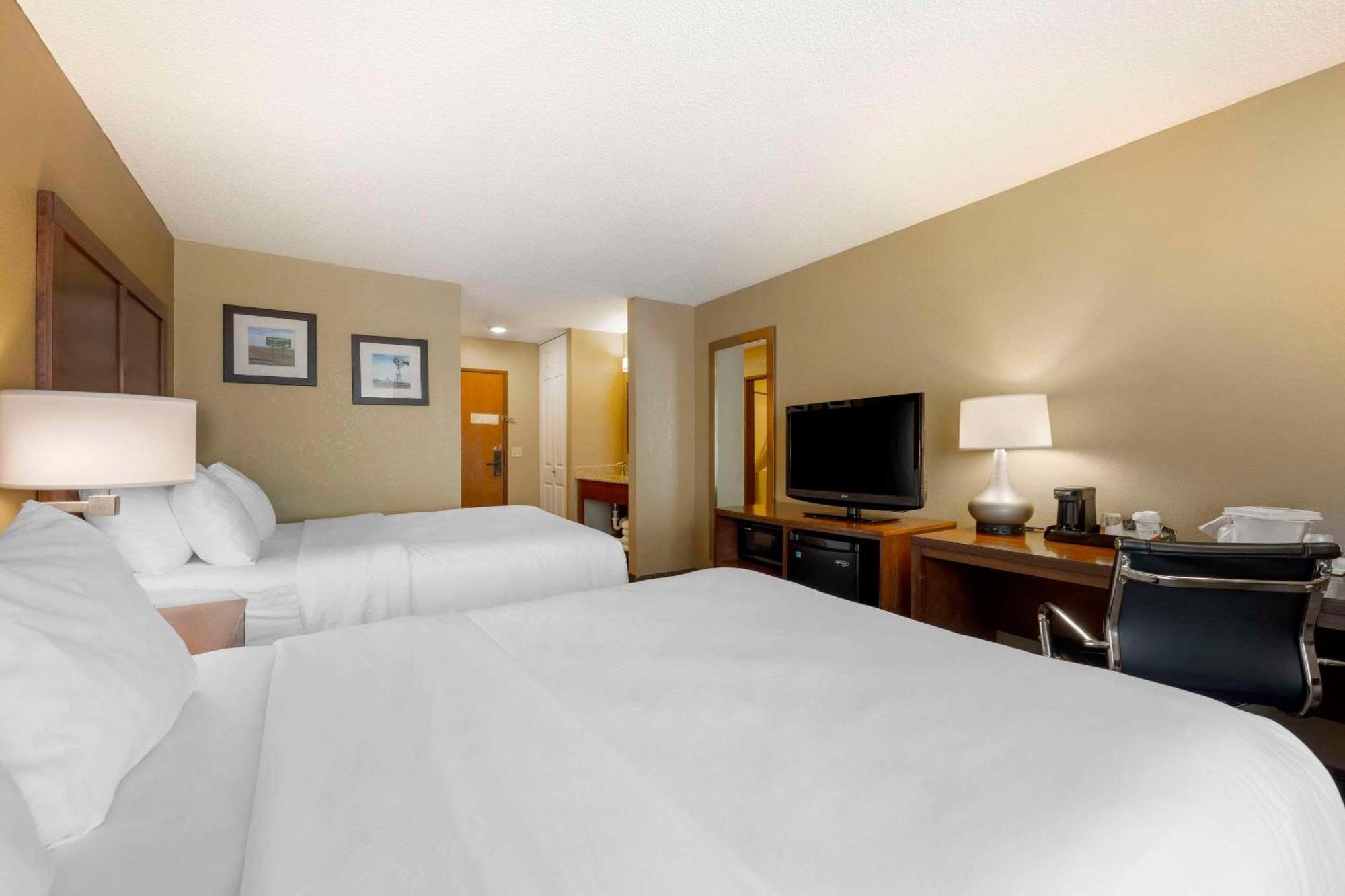 Queen Room with Two Queen Beds - Non-Smoking