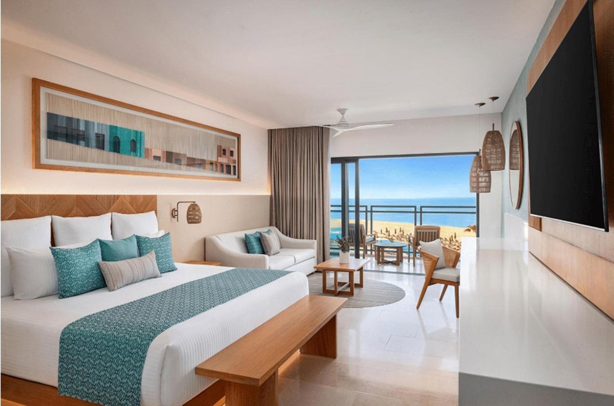 Deluxe Suite Ocean View King