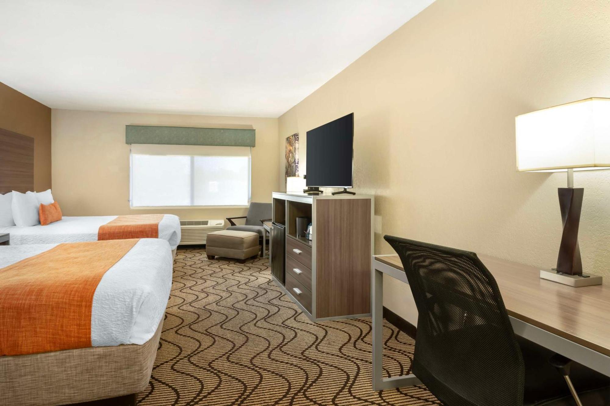 Queen Room Two Queen Beds Non-Smoking