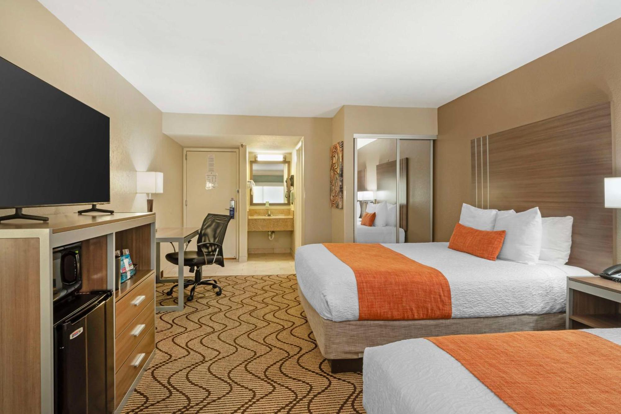 Queen Room Two Queen Beds Non-Smoking