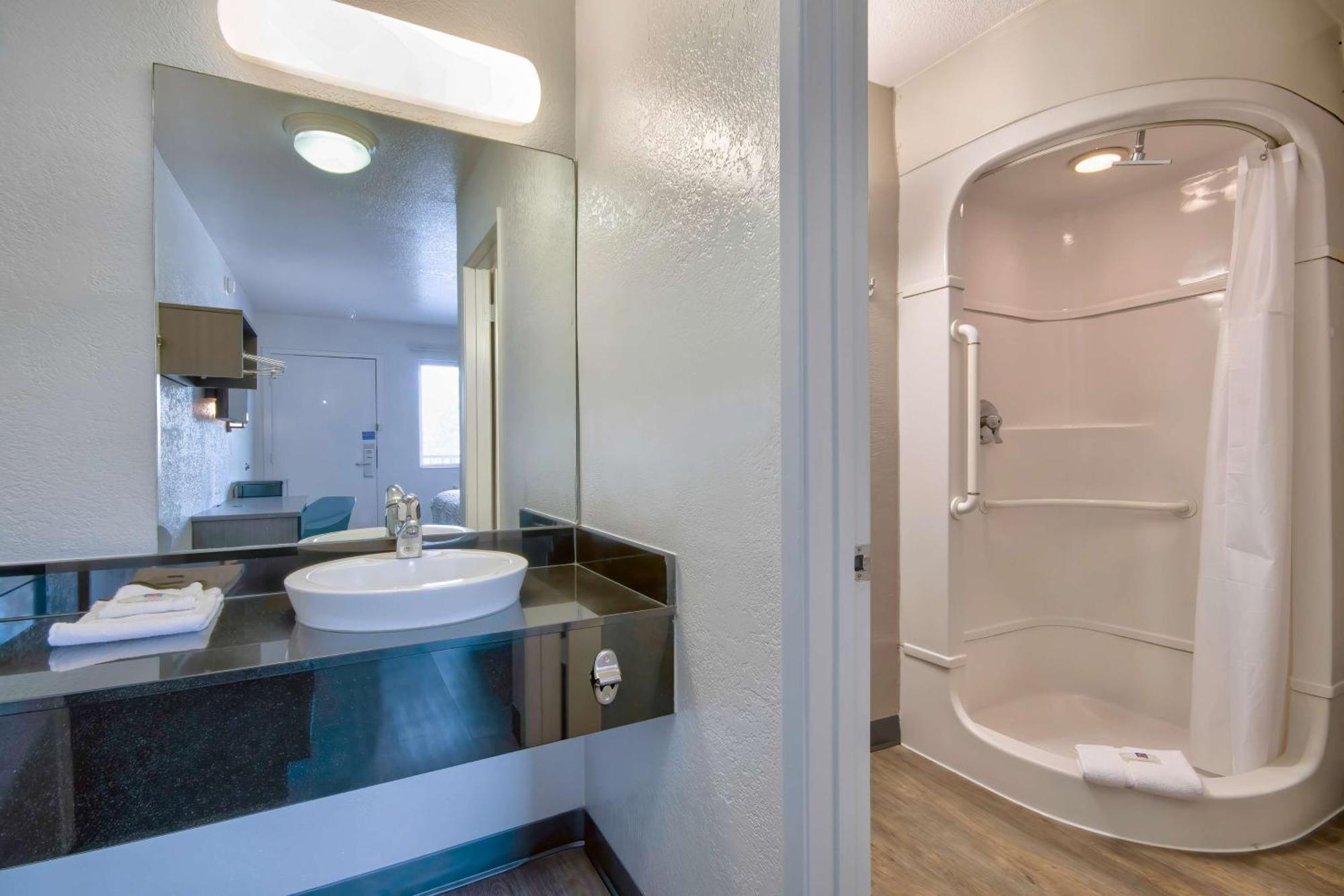 Quadruple Room - Non-Smoking