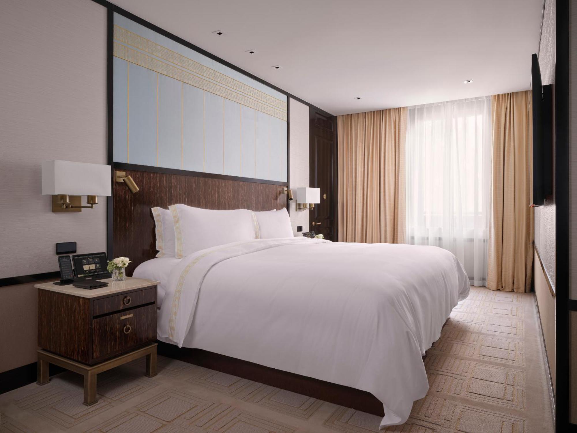 Deluxe Suite King,1606722347:JPEG
