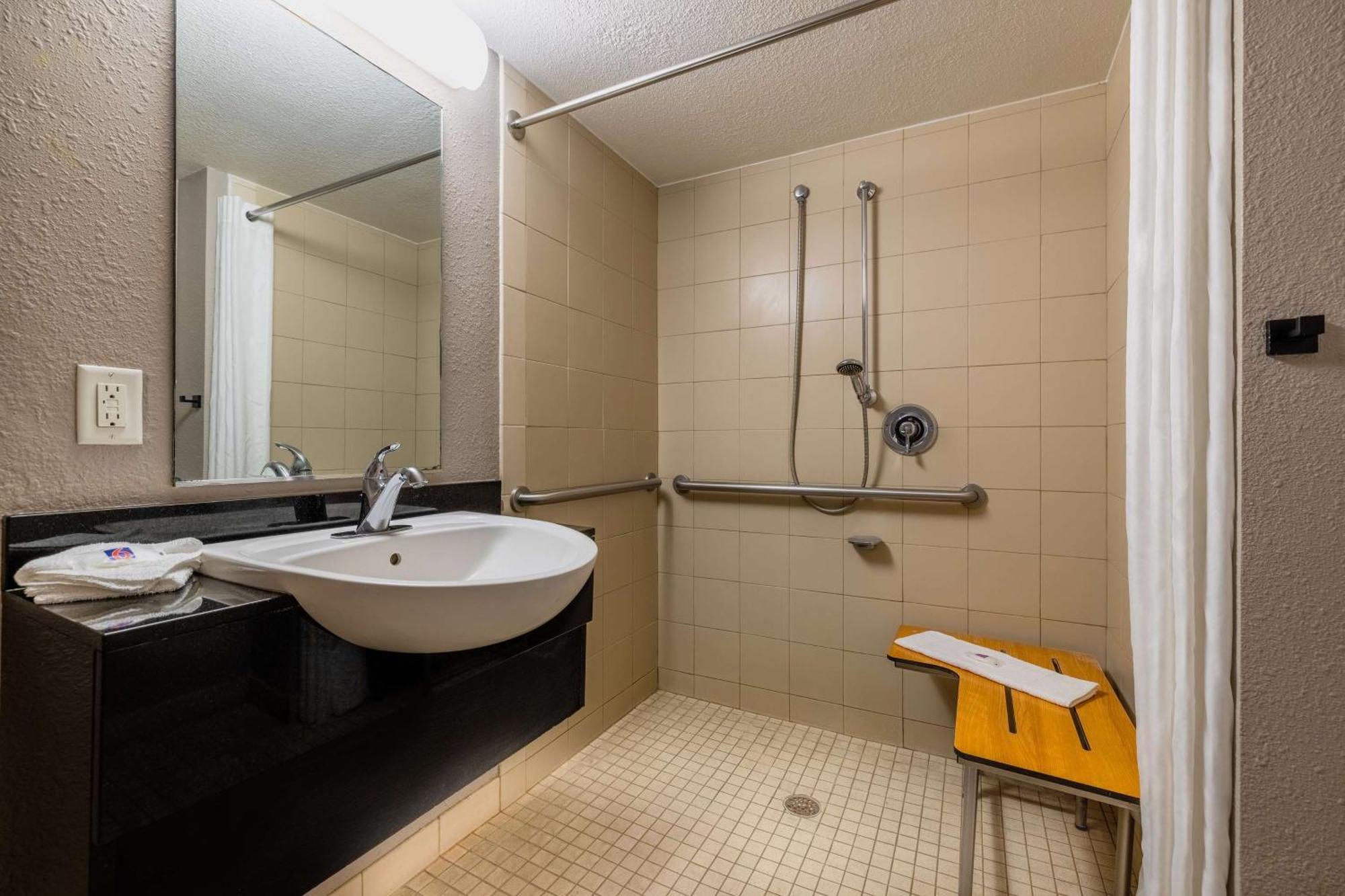 Queen Room Disability Access Roll Shower
