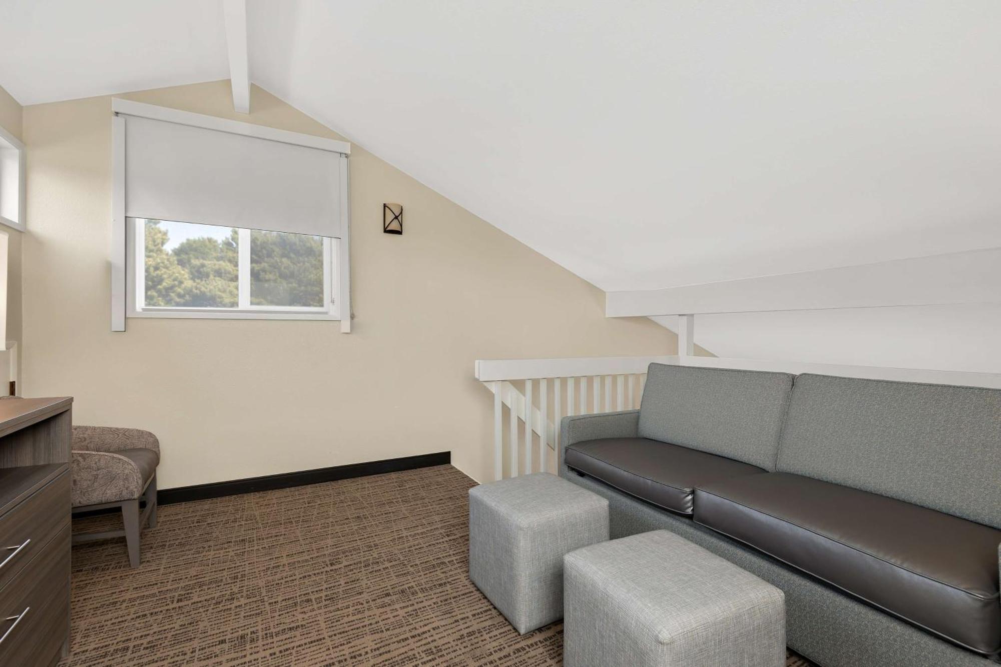 Two-Bedroom House,1607232907:JPEG