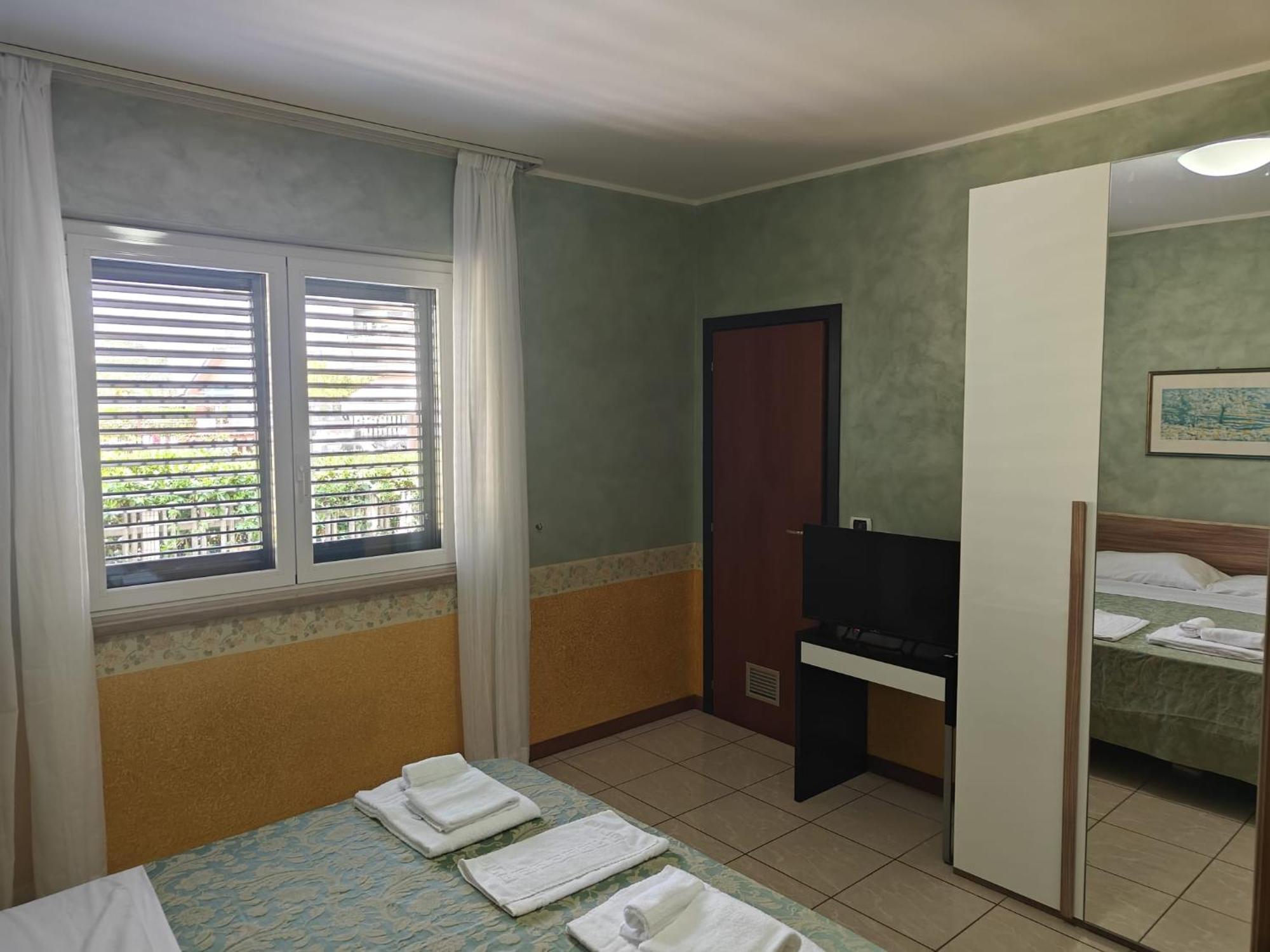 Classic Quadruple Room,1607268123:JPEG