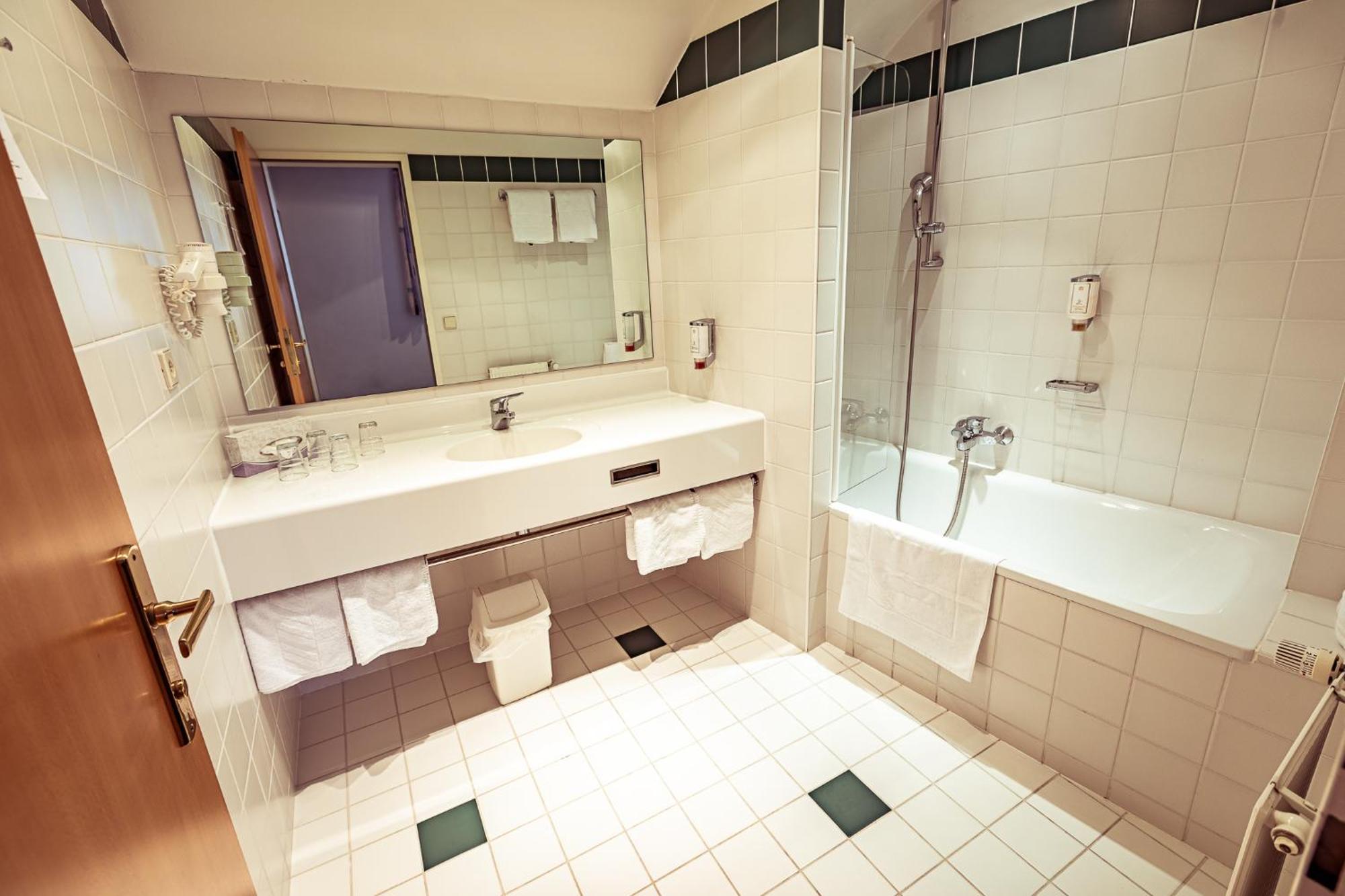 Doppelzimmer mit Balkon