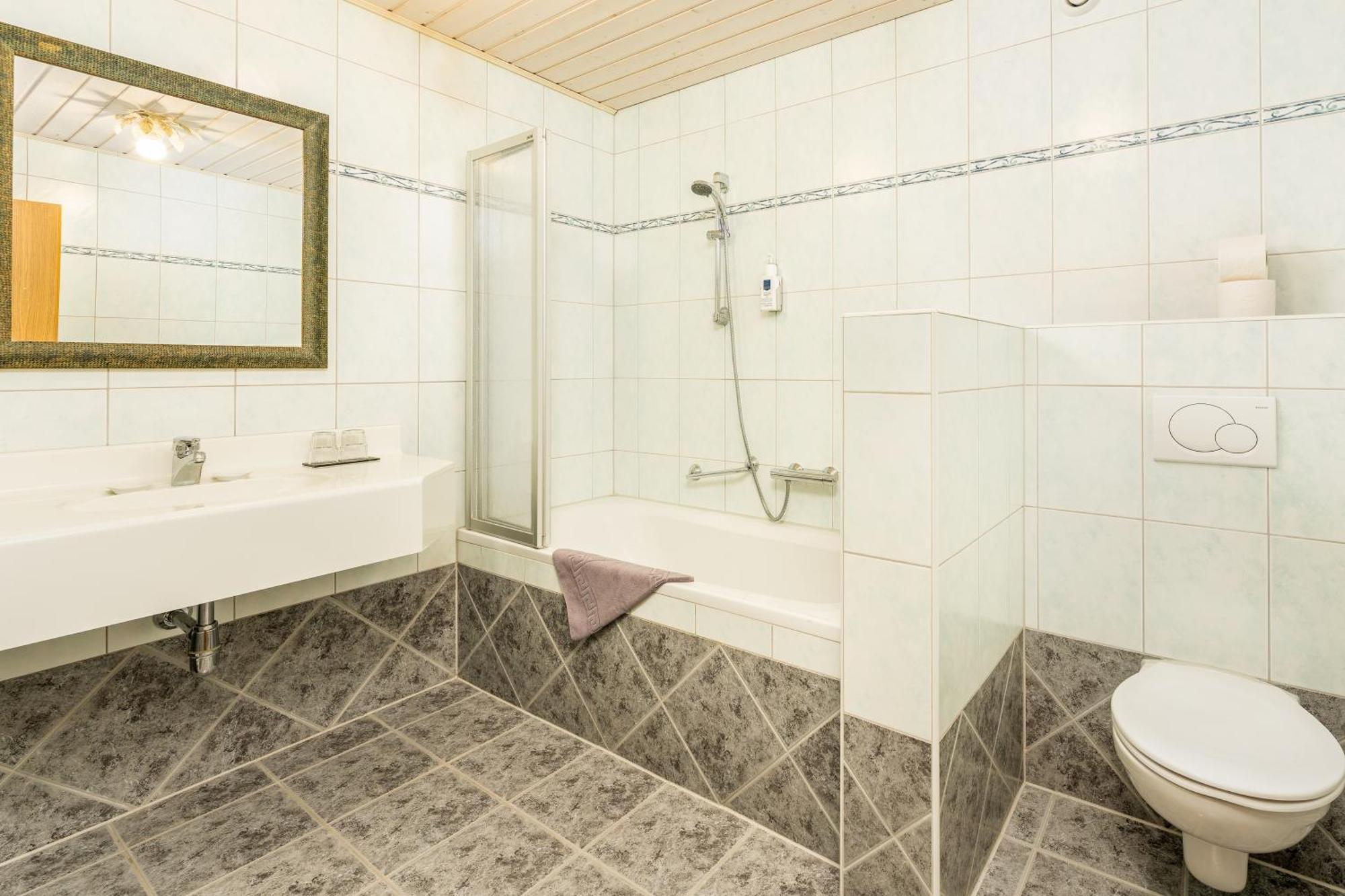 Doppelzimmer mit Balkon
