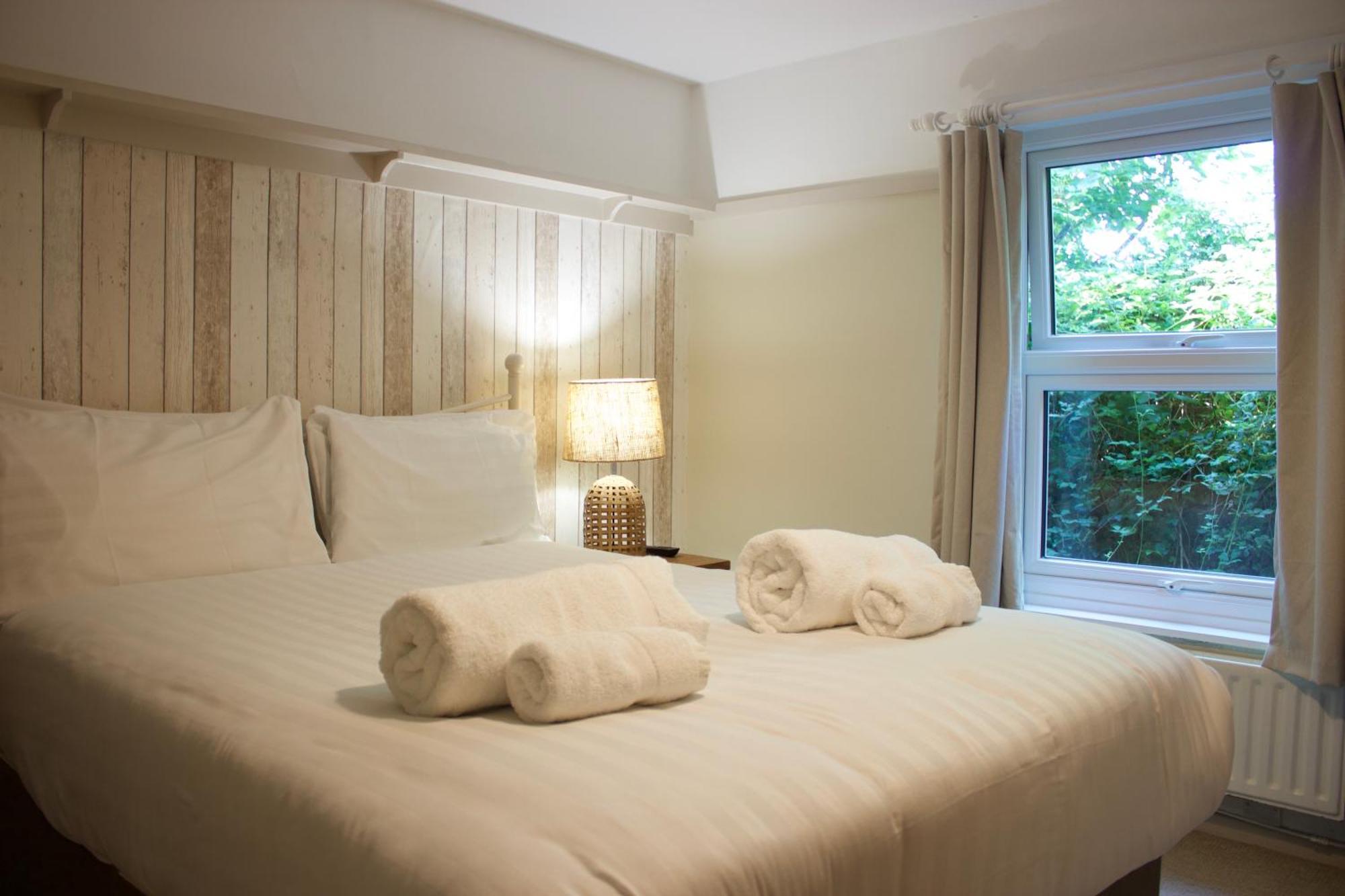 Double Room,1607907781:JPEG