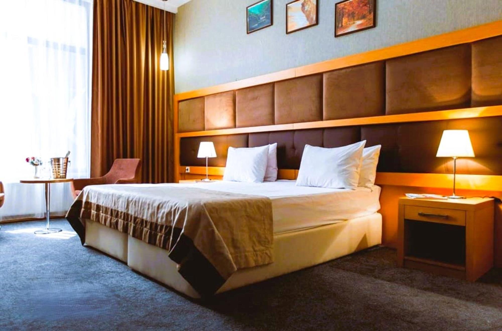 Double or Twin Room with Swimming Pool Access