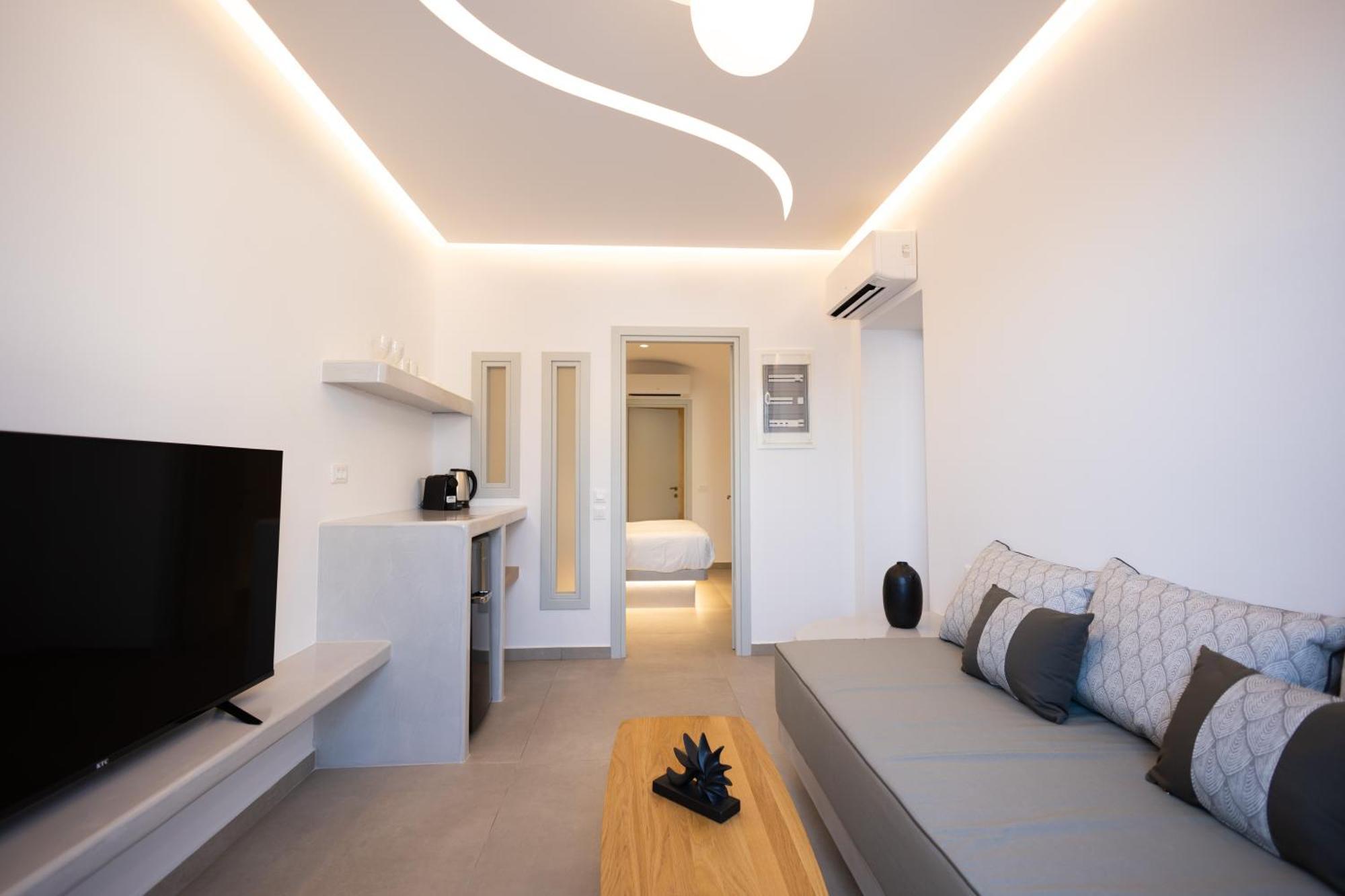 Two Bedroom Suite Private Heated Plunge Pool