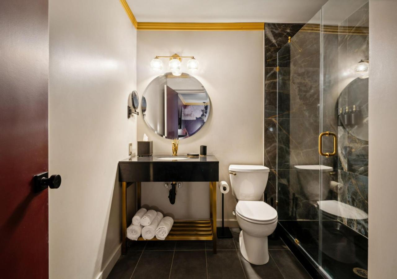 King Room Spa Bath