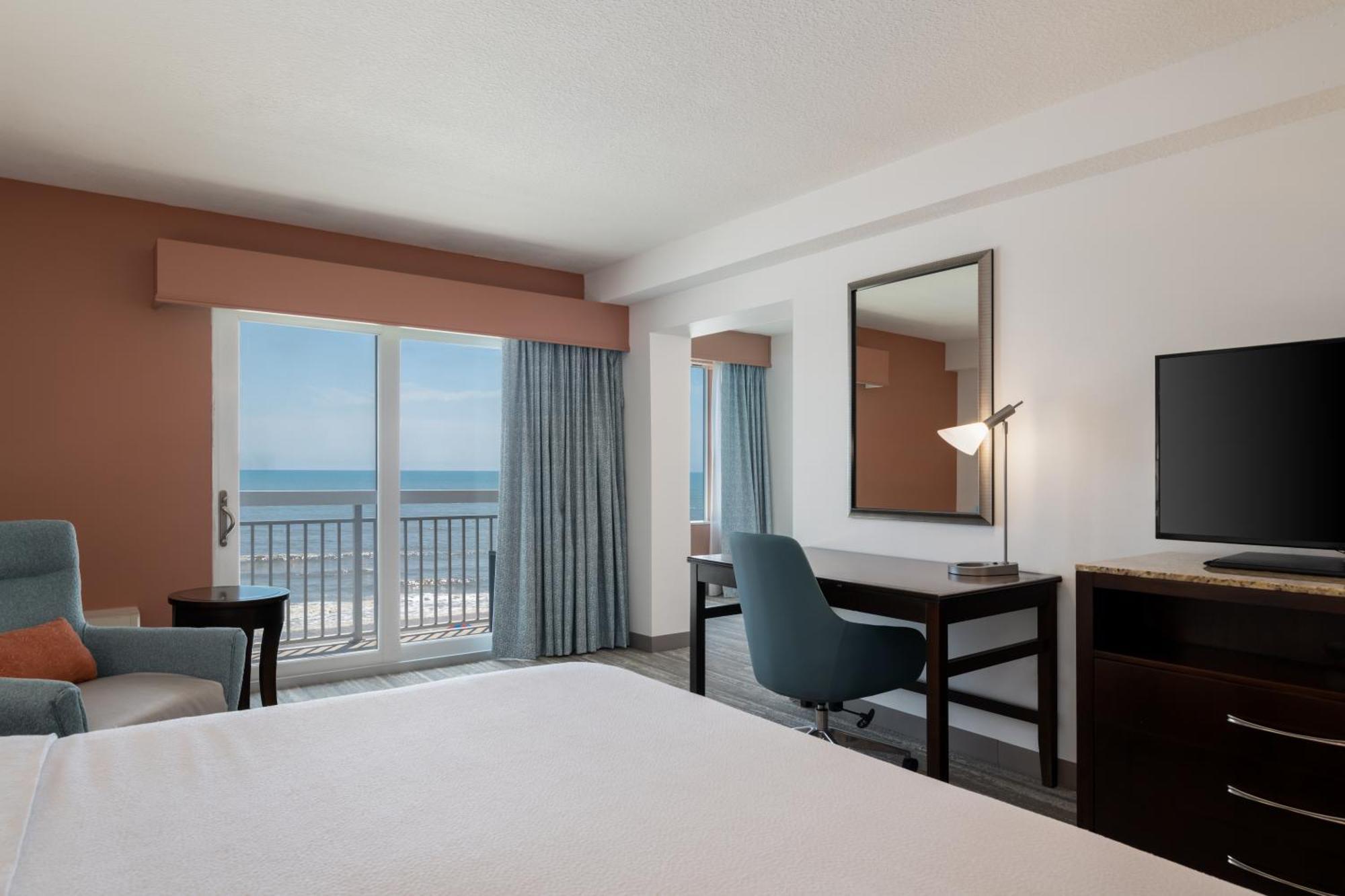 Deluxe King Room Extra Bed Balcony Ocean-Front View,1609317406:JPEG
