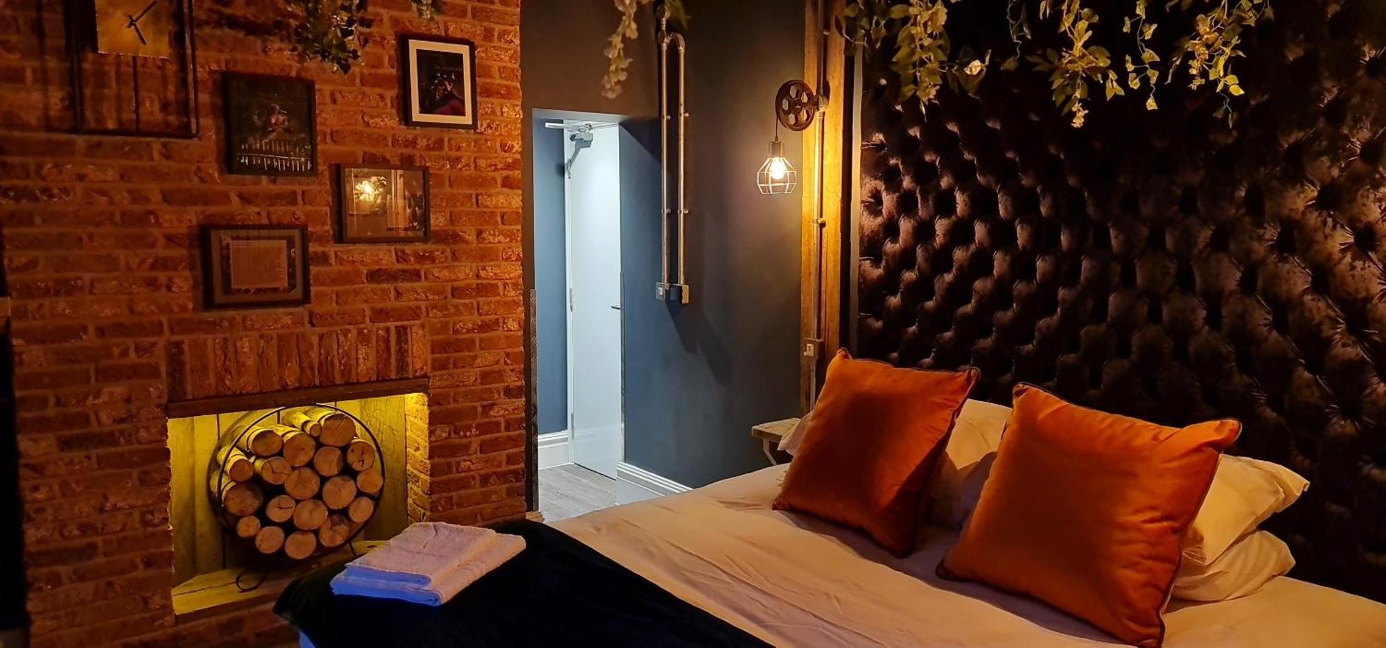Double Room with Private Bathroom