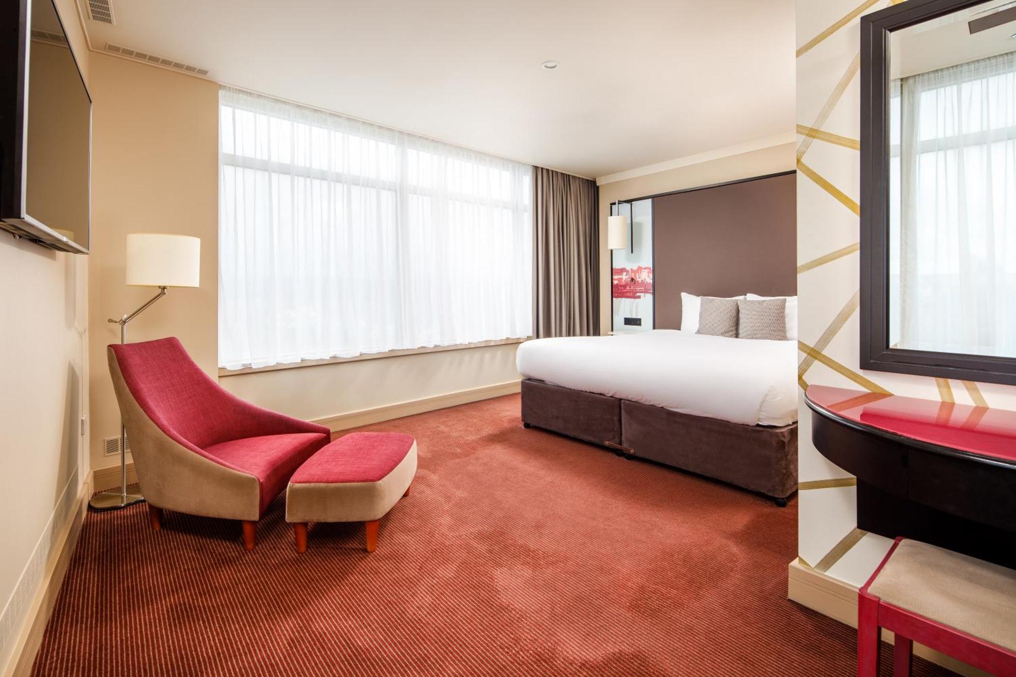 Deluxe Suite City View