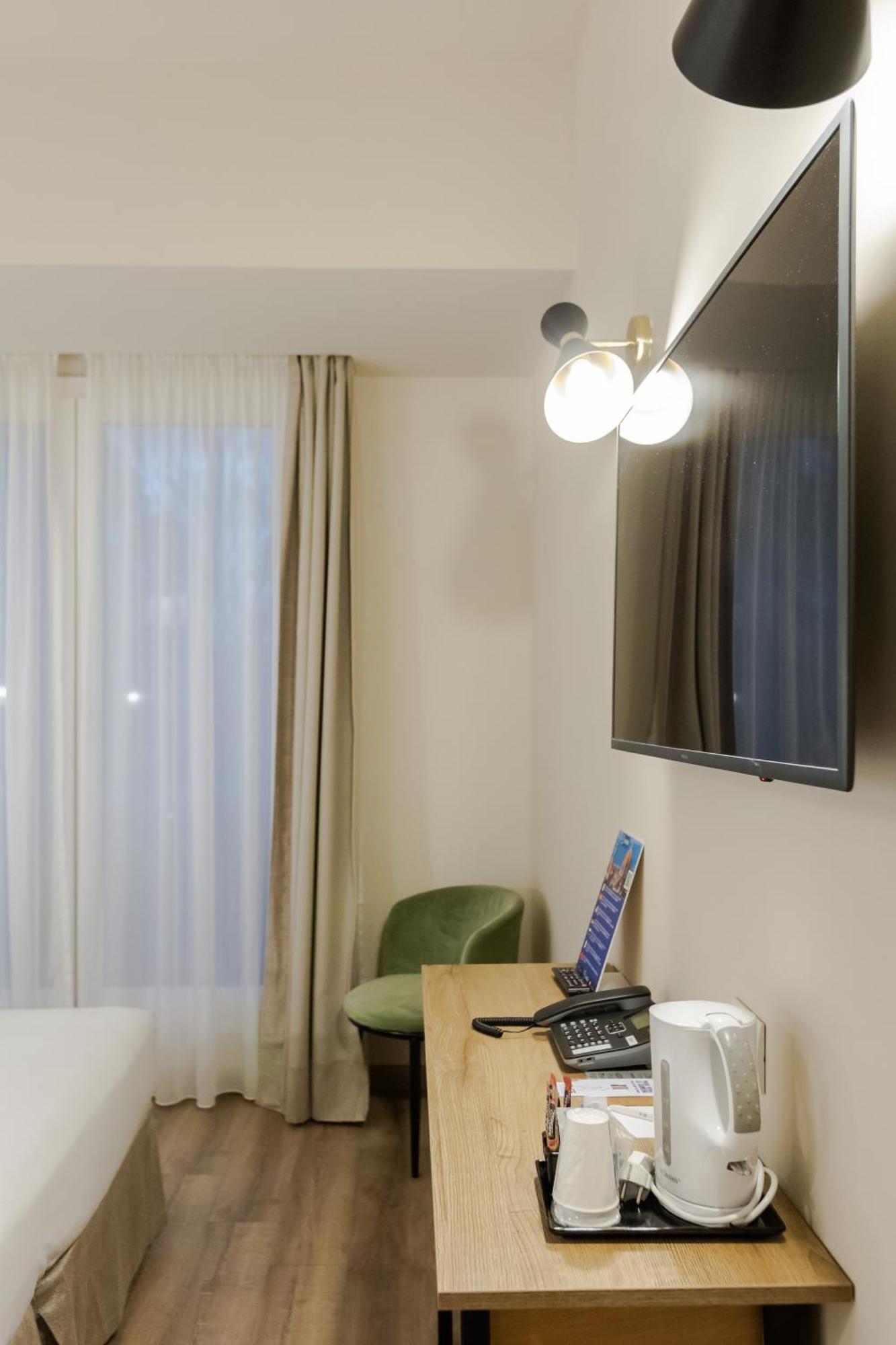 Superior Double or Twin Room Park View
