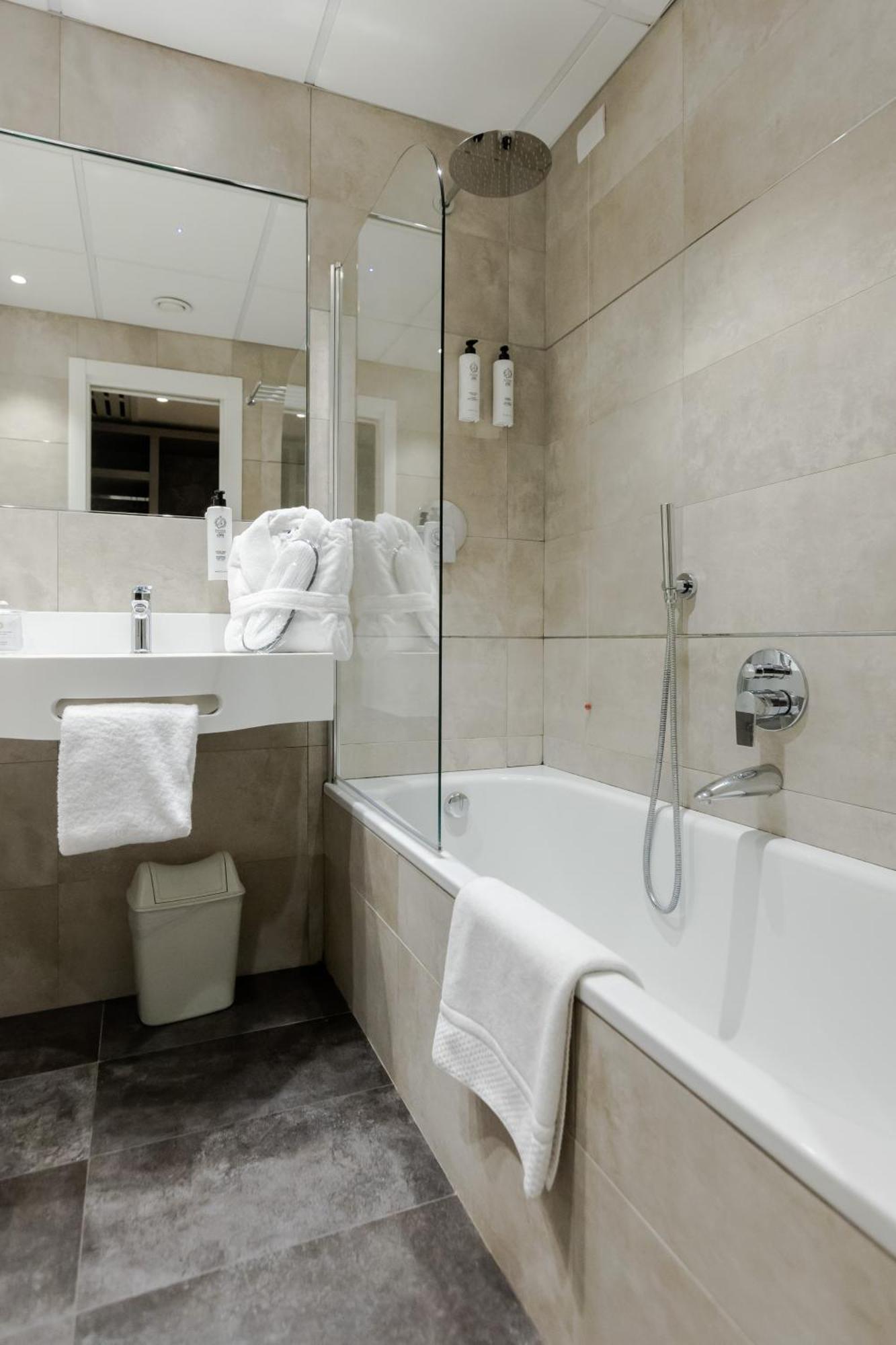 Superior Double or Twin Room Park View