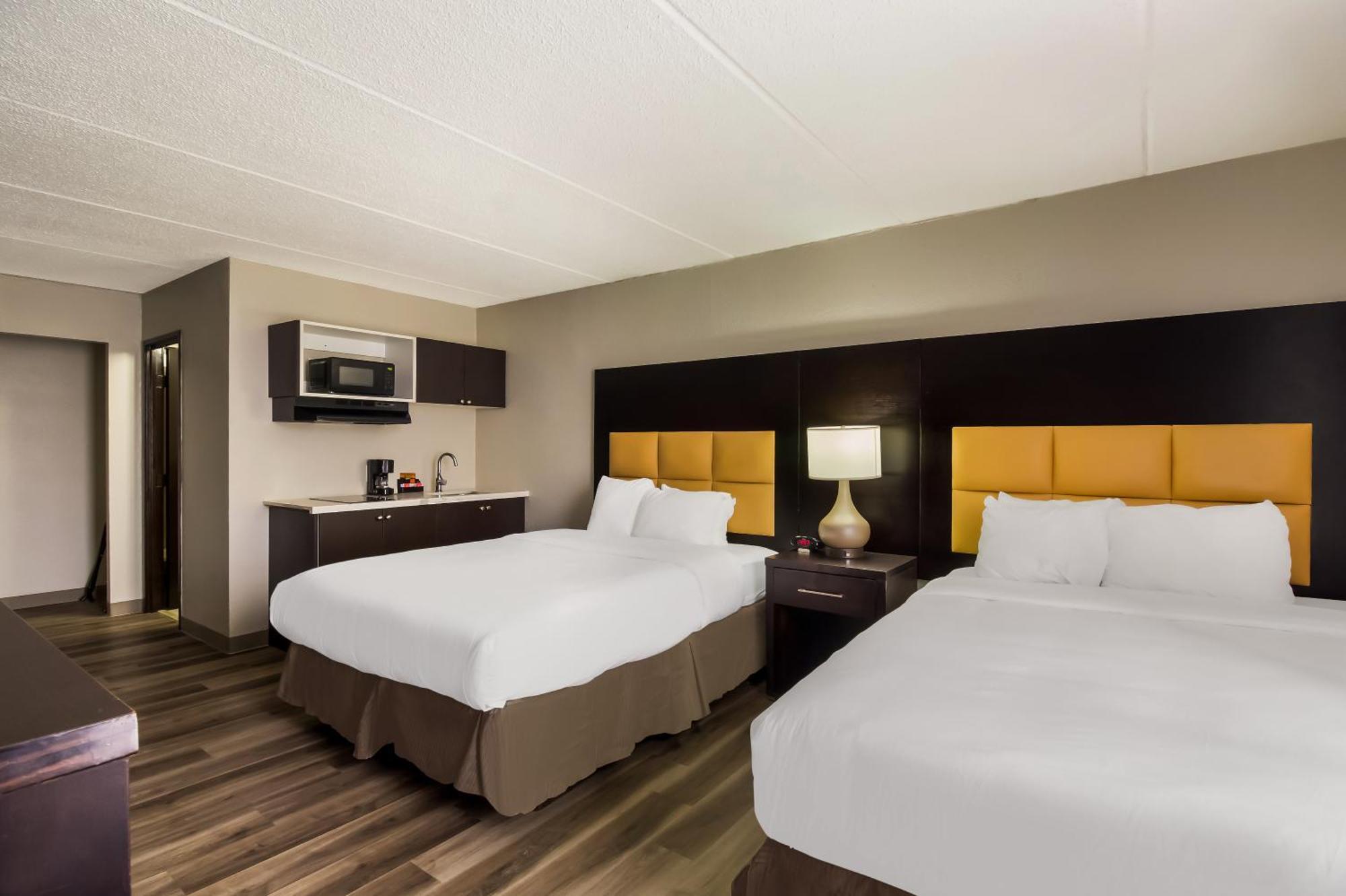 Quadruple Room Two Queen Beds Non Smoking