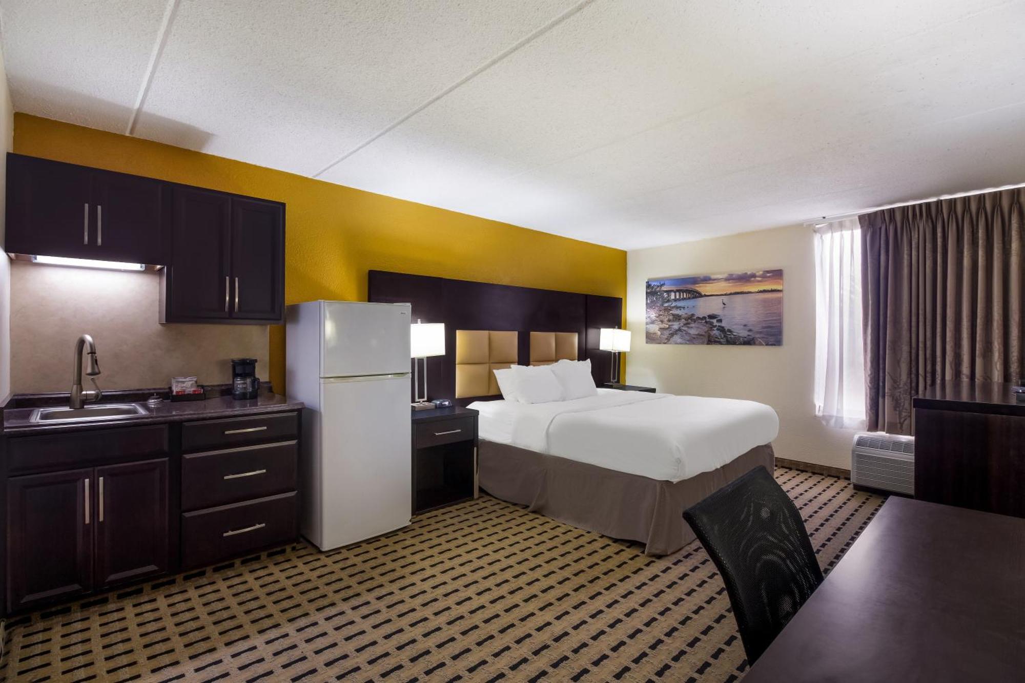 King Room Wet Bar Non Smoking