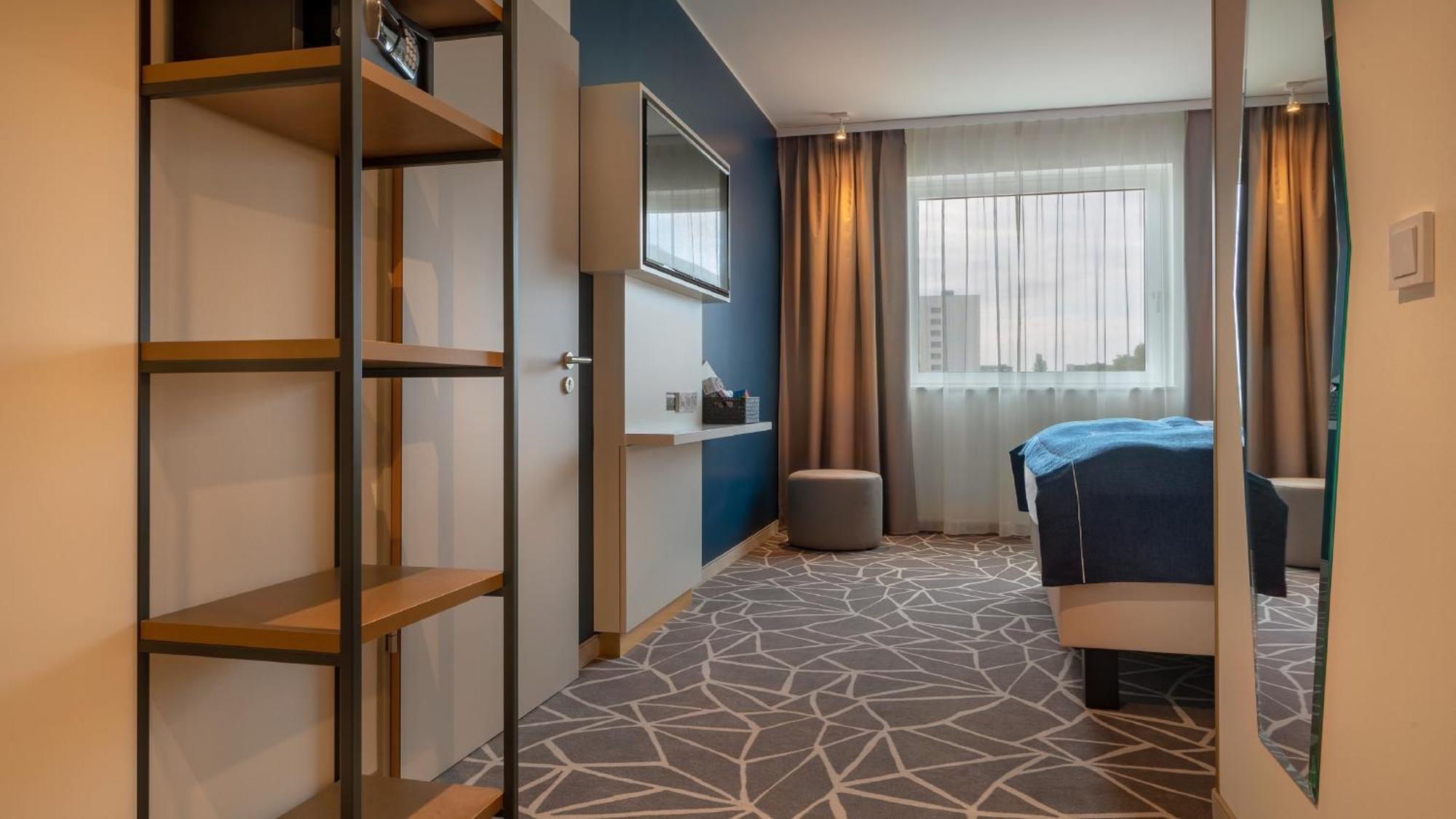 Standard Queen Room - Accessible