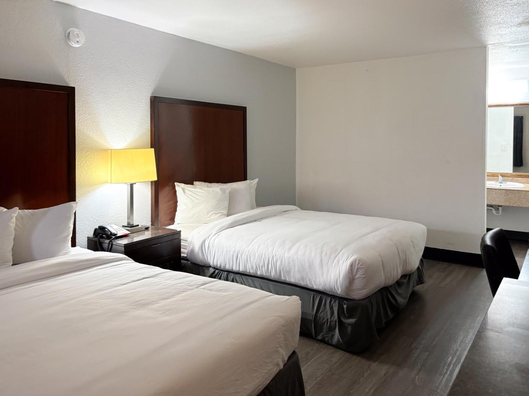 Queen Room with Two Queen Beds - Disability Access - Non-Smoking