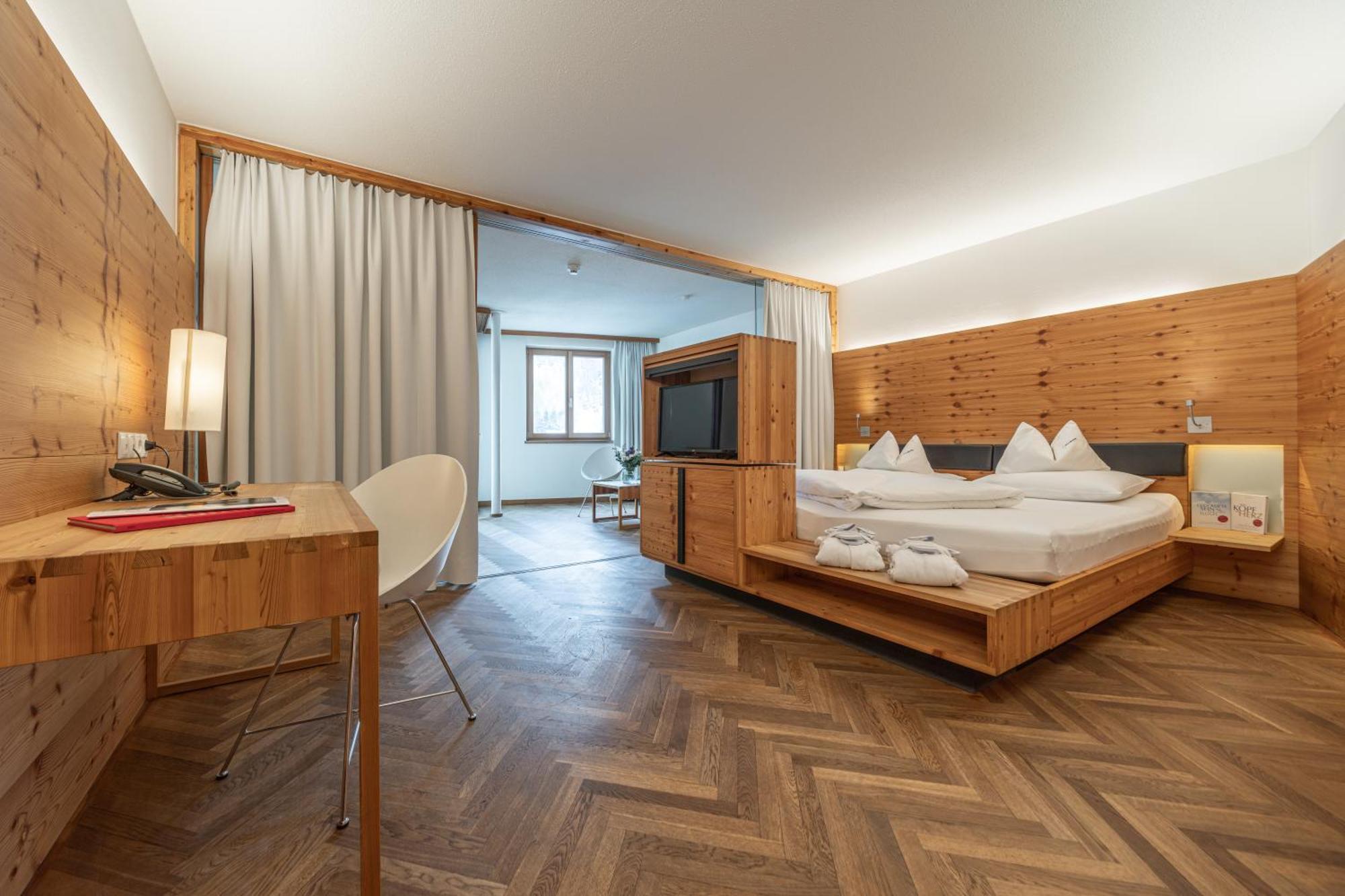 Junior Suite,1613416514:JPEG