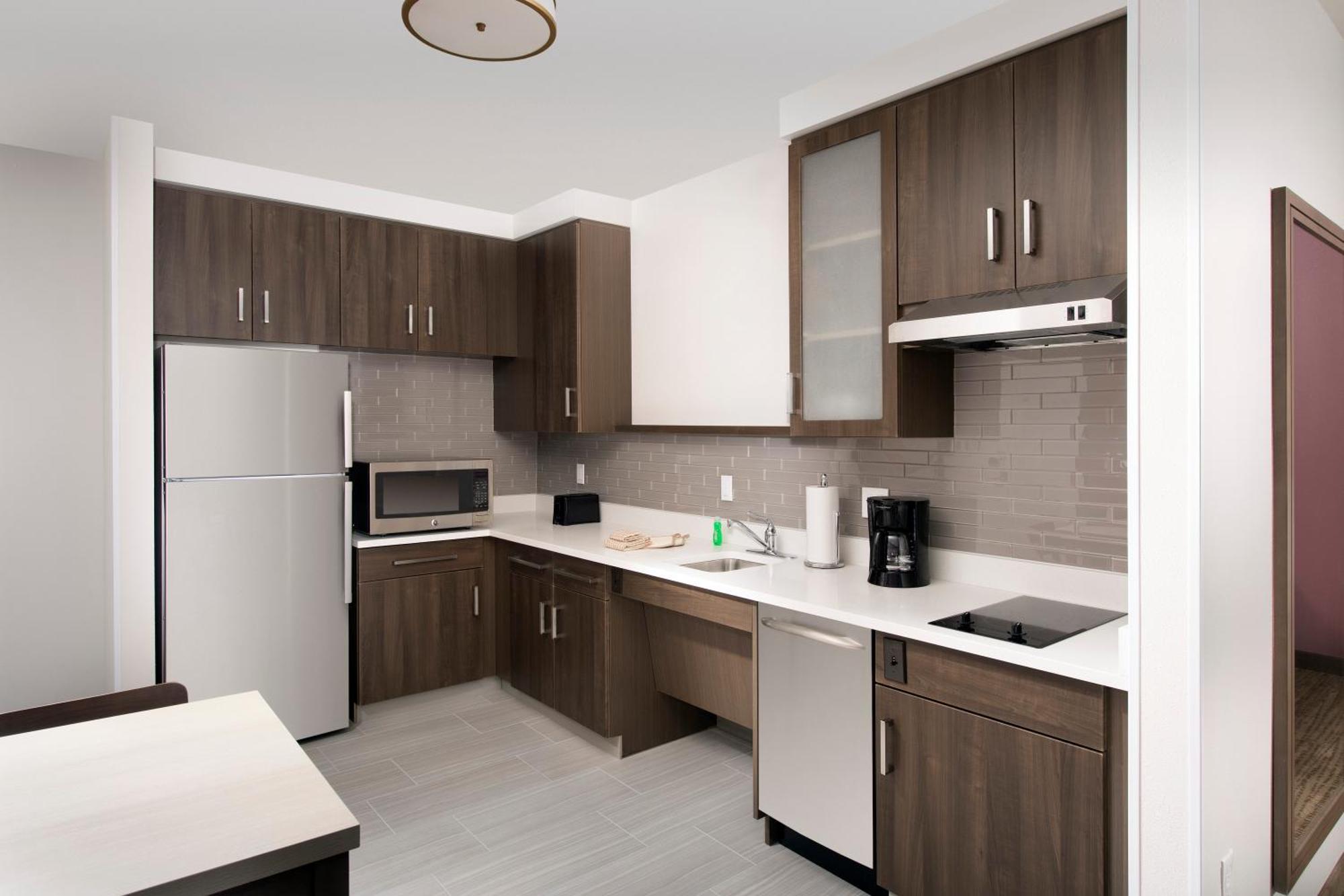 Studio with Two Queen Beds and Sofa Bed - Hearing Accessible