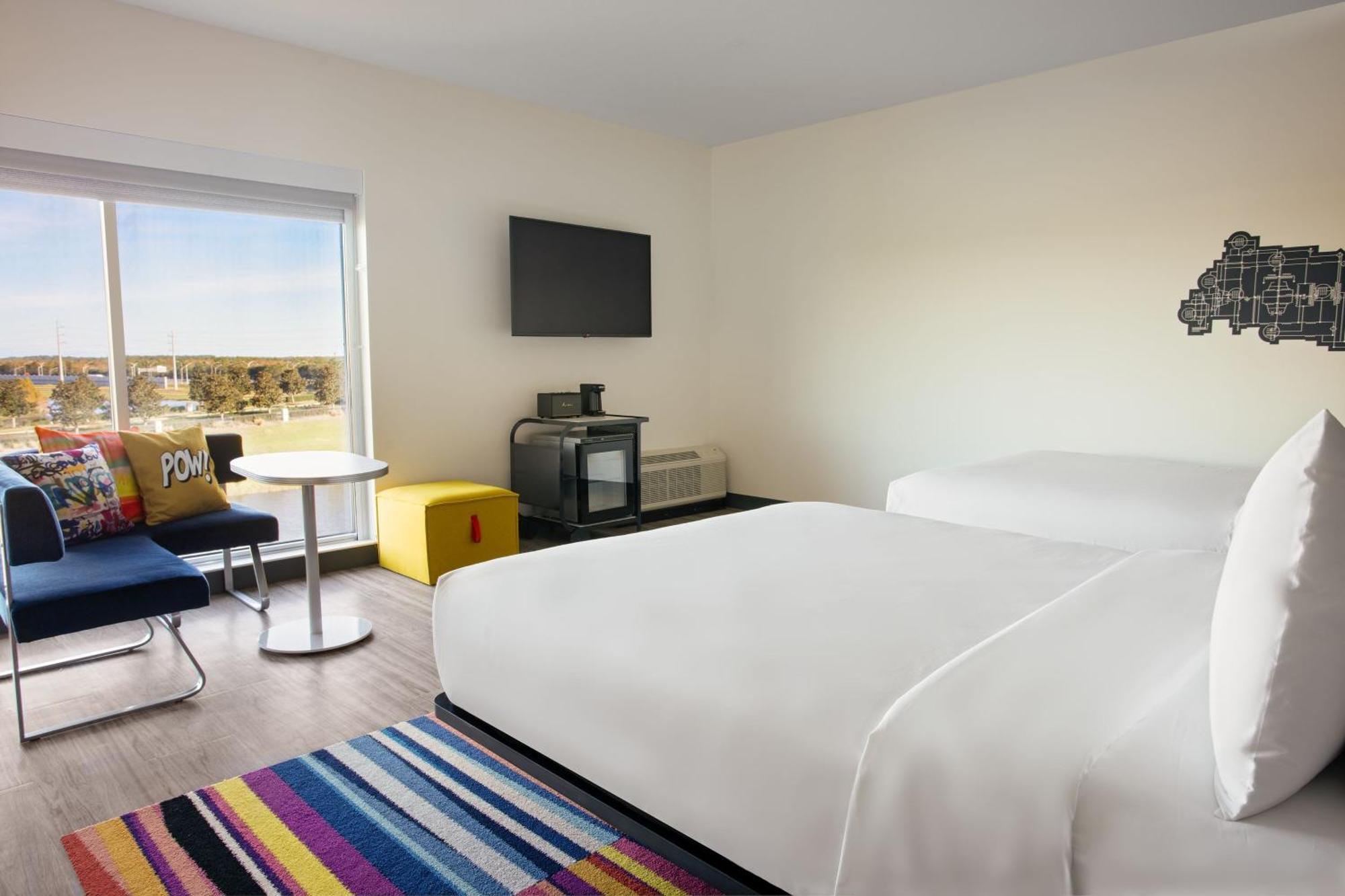 Aloft Queen Room Two Queen Beds