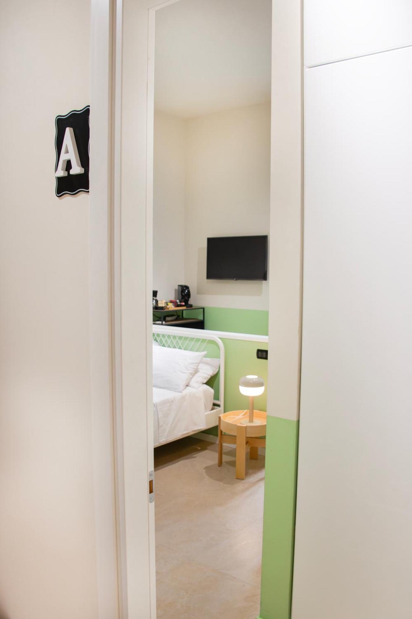 Large Double Room,1613805330:JPEG