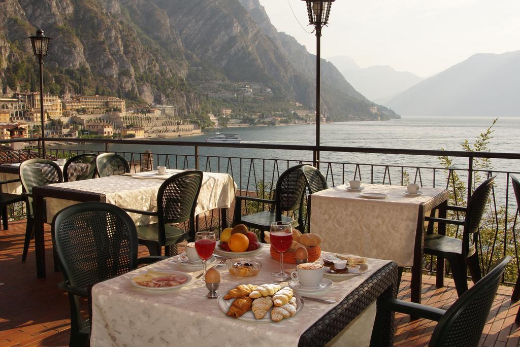 Double Room Balcony Lake View