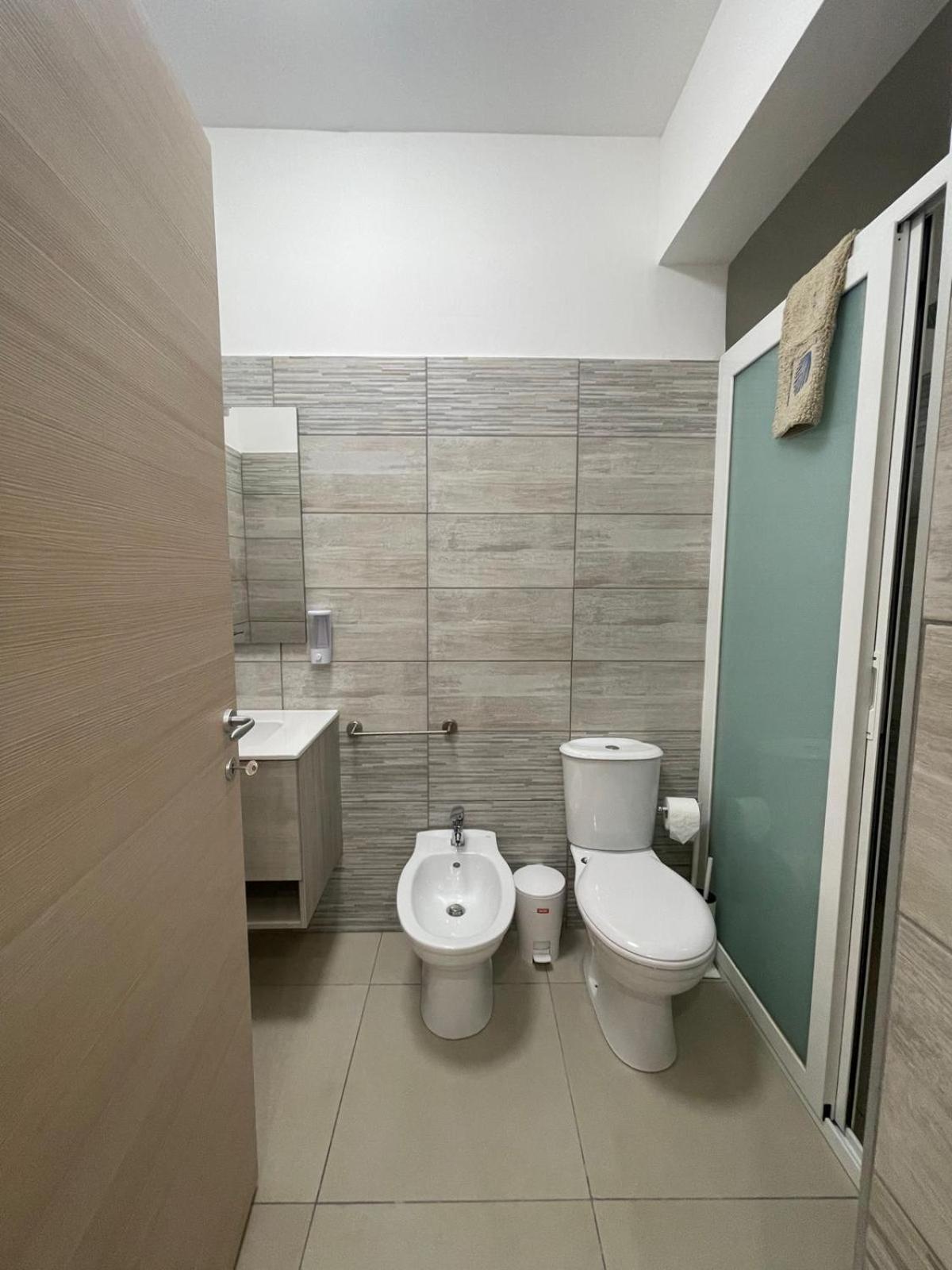 Double Room Private Bathroom
