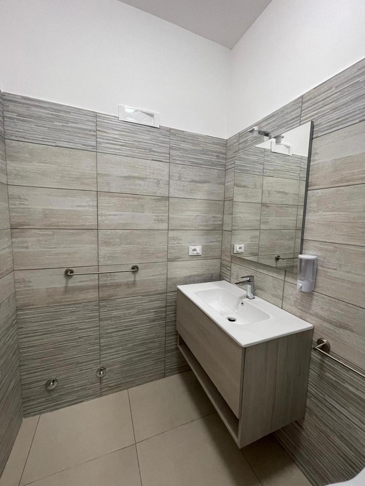 Double Room Private Bathroom