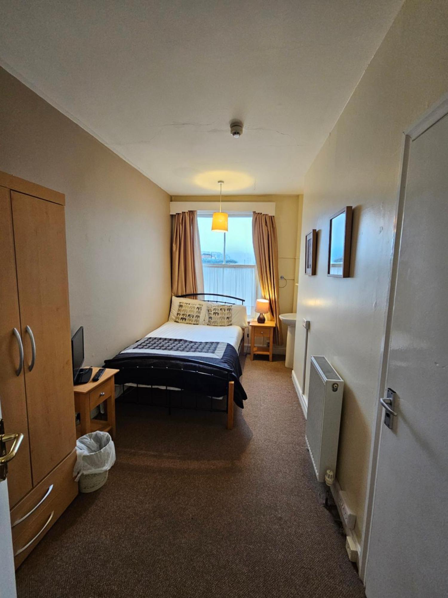 Single Room,1617459031:JPEG