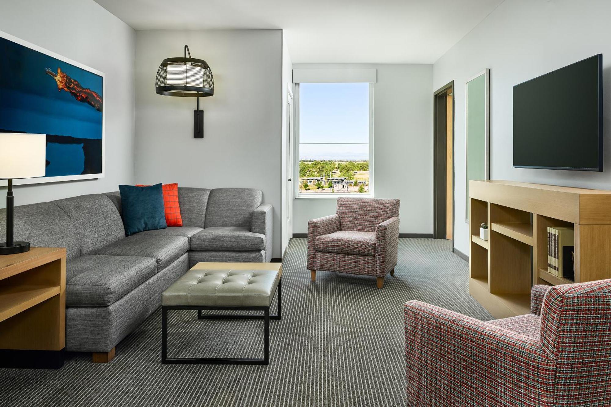 One-Bedroom King Suite Sofa Bed,1614822813:JPEG