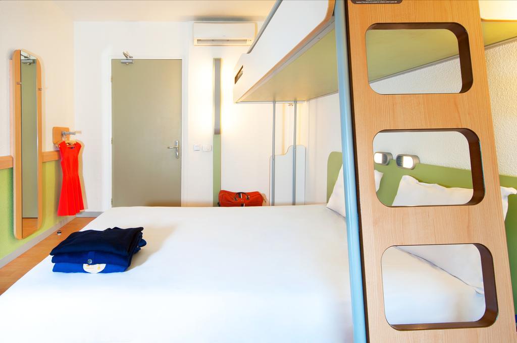 Camera Tripla con 1 Letto Matrimoniale e 1 Letto a Castello