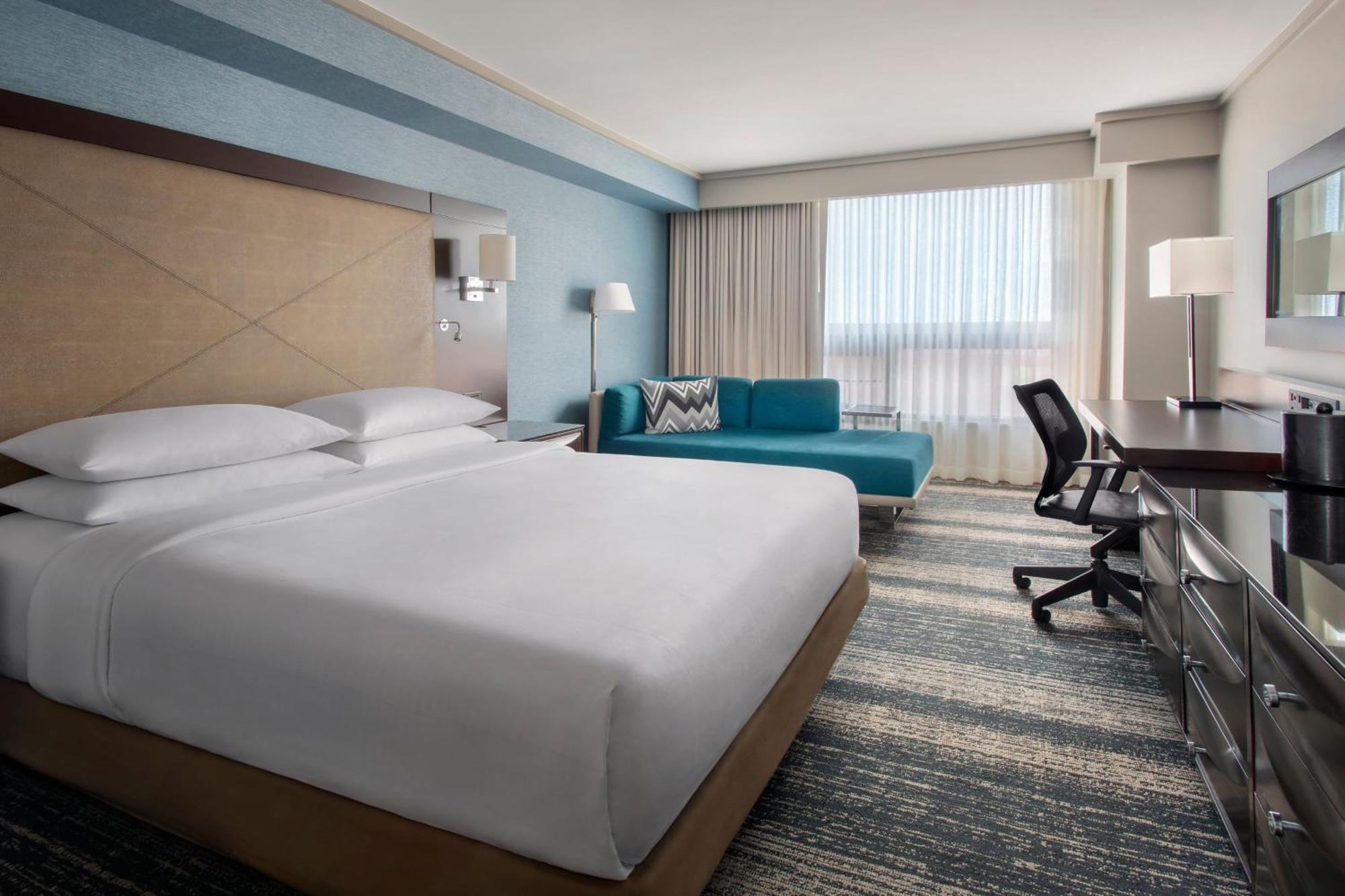 Deluxe King Room,1615385763:JPEG