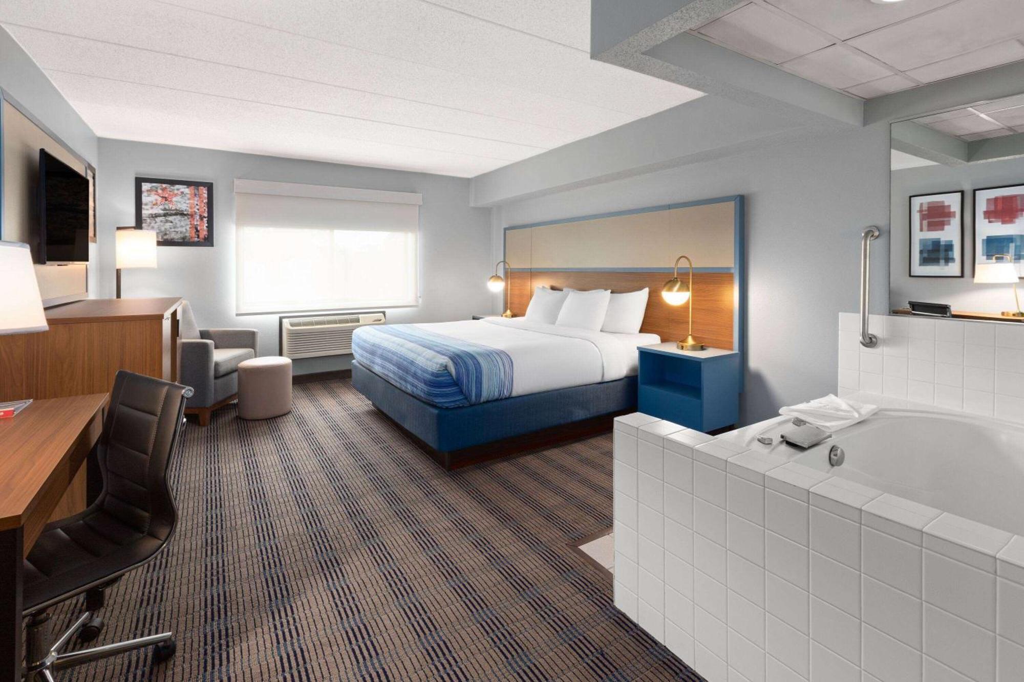 King Room - Mobility Access/Non-Smoking