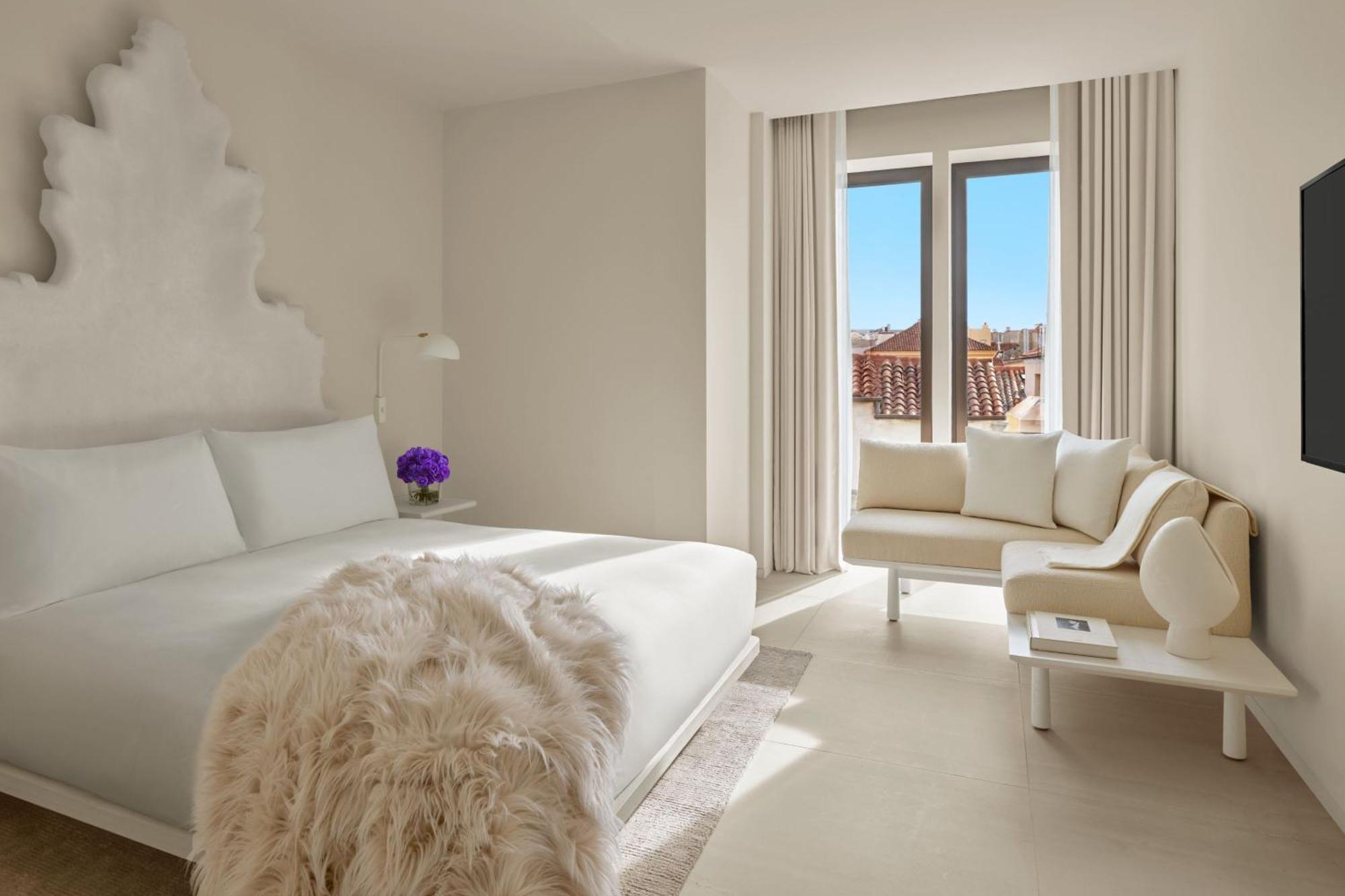 Deluxe King Room City View,1632340578:JPEG