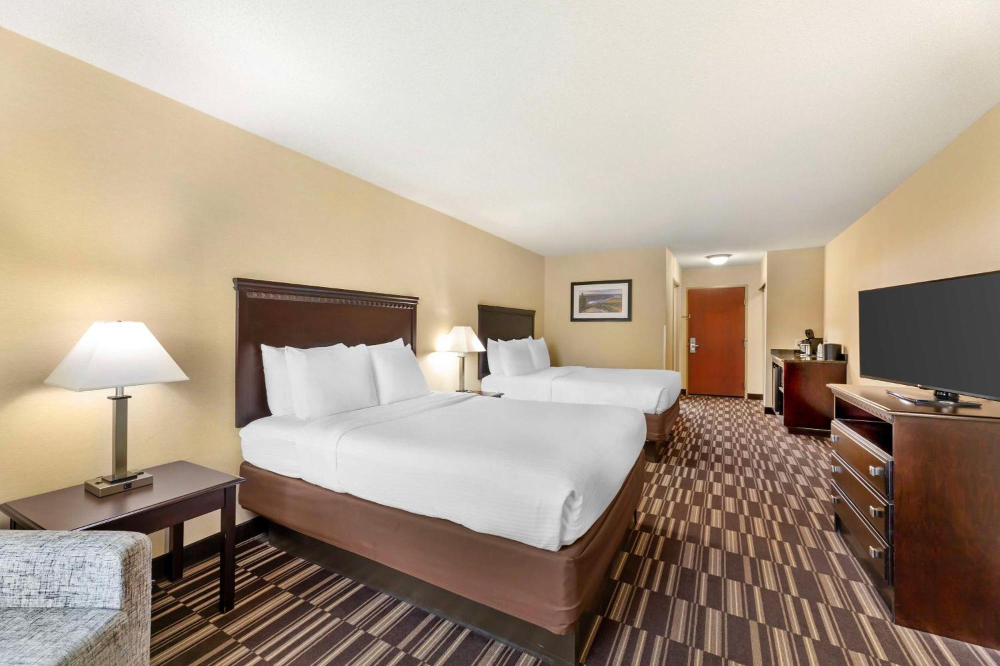 Queen Room with Two Queen Beds - Non-Smoking